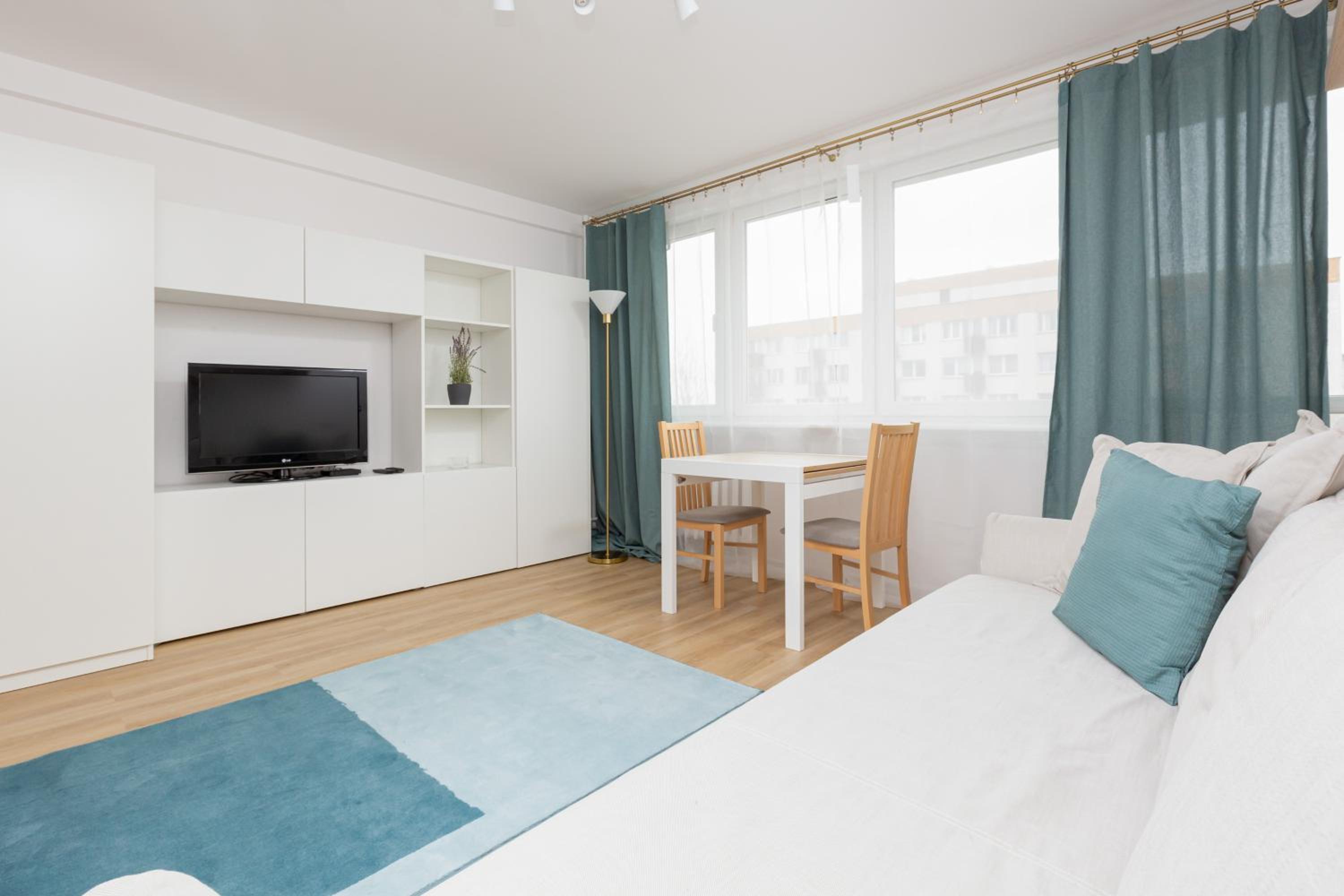 Studio Apartment Mokotów Malawskiego by Renters view 2