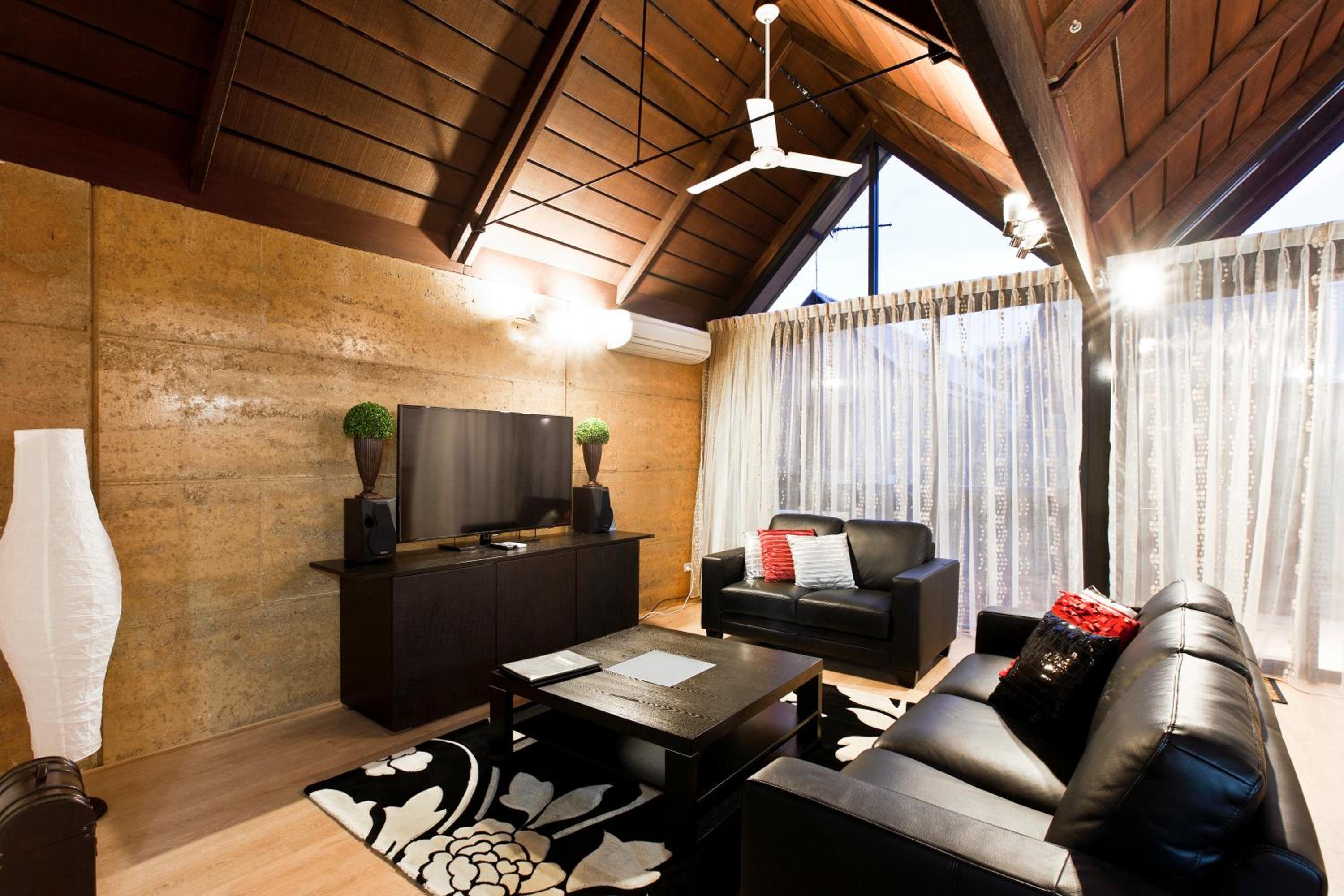 Whalers Cove Villas