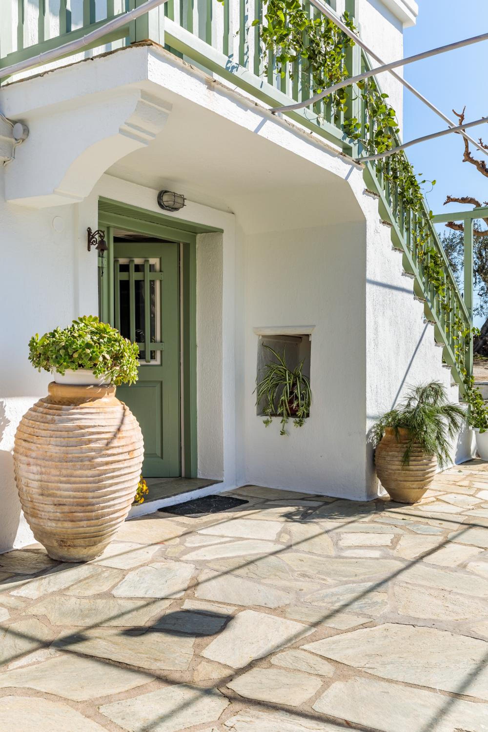 Hotel Villa Ambeli - Image 1