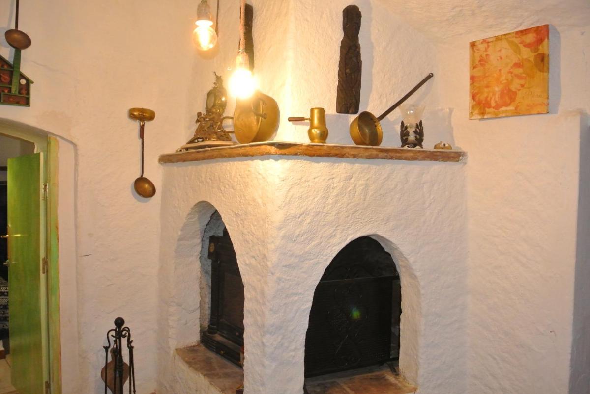 Casa cueva El Algarrobo