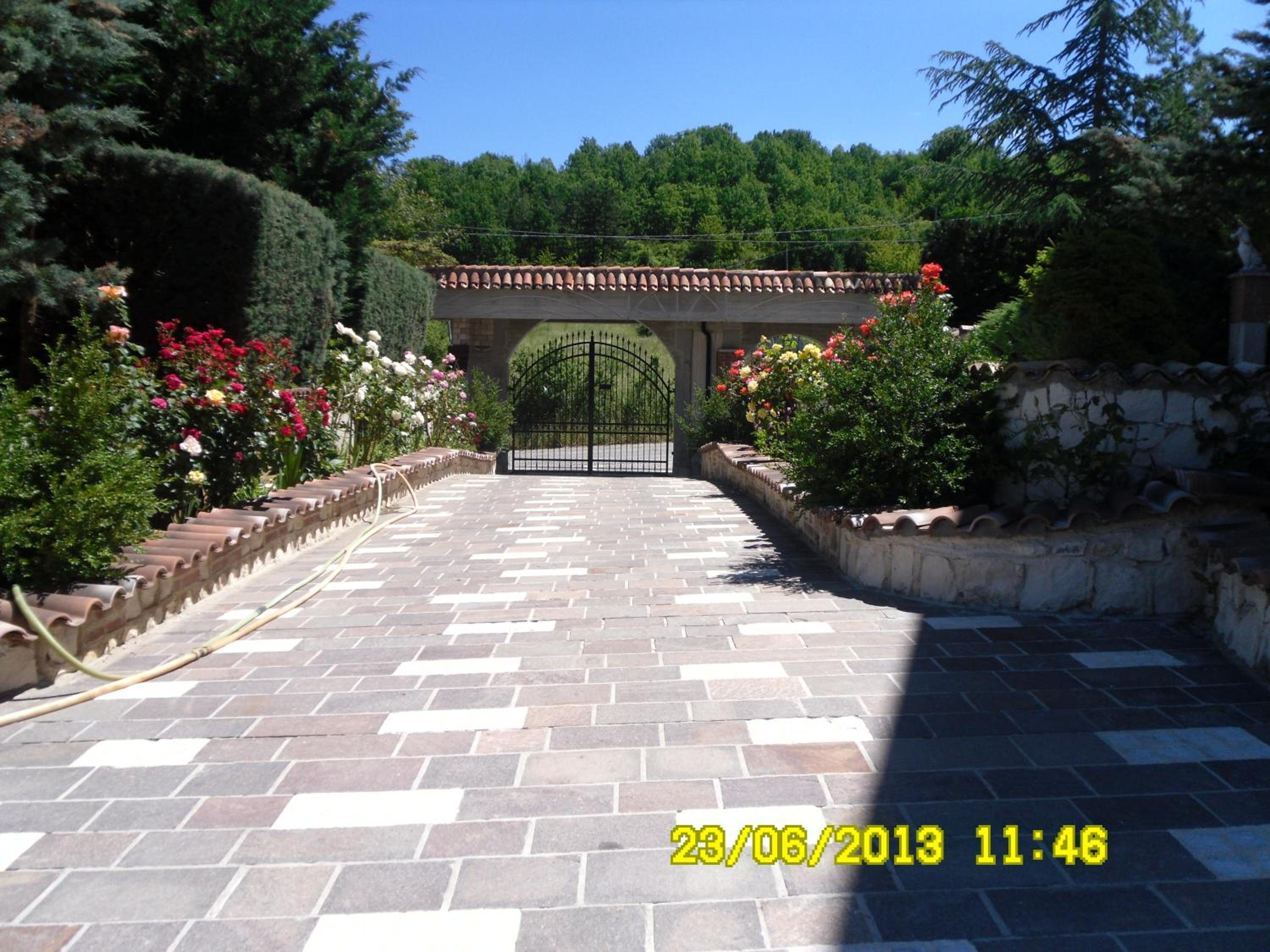 Photo 34