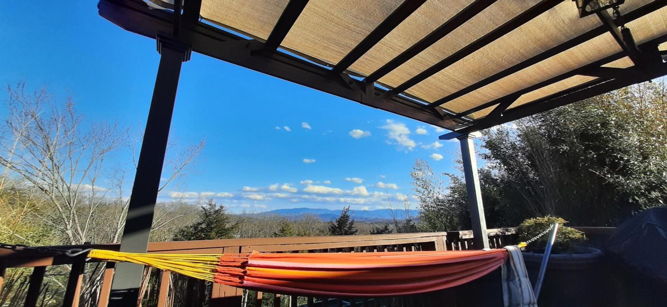 Hotel Private Pet Friendly Home Near Exotic Deer Farm Close to Pigeon Forge, Gatlinburg TN - Image 1