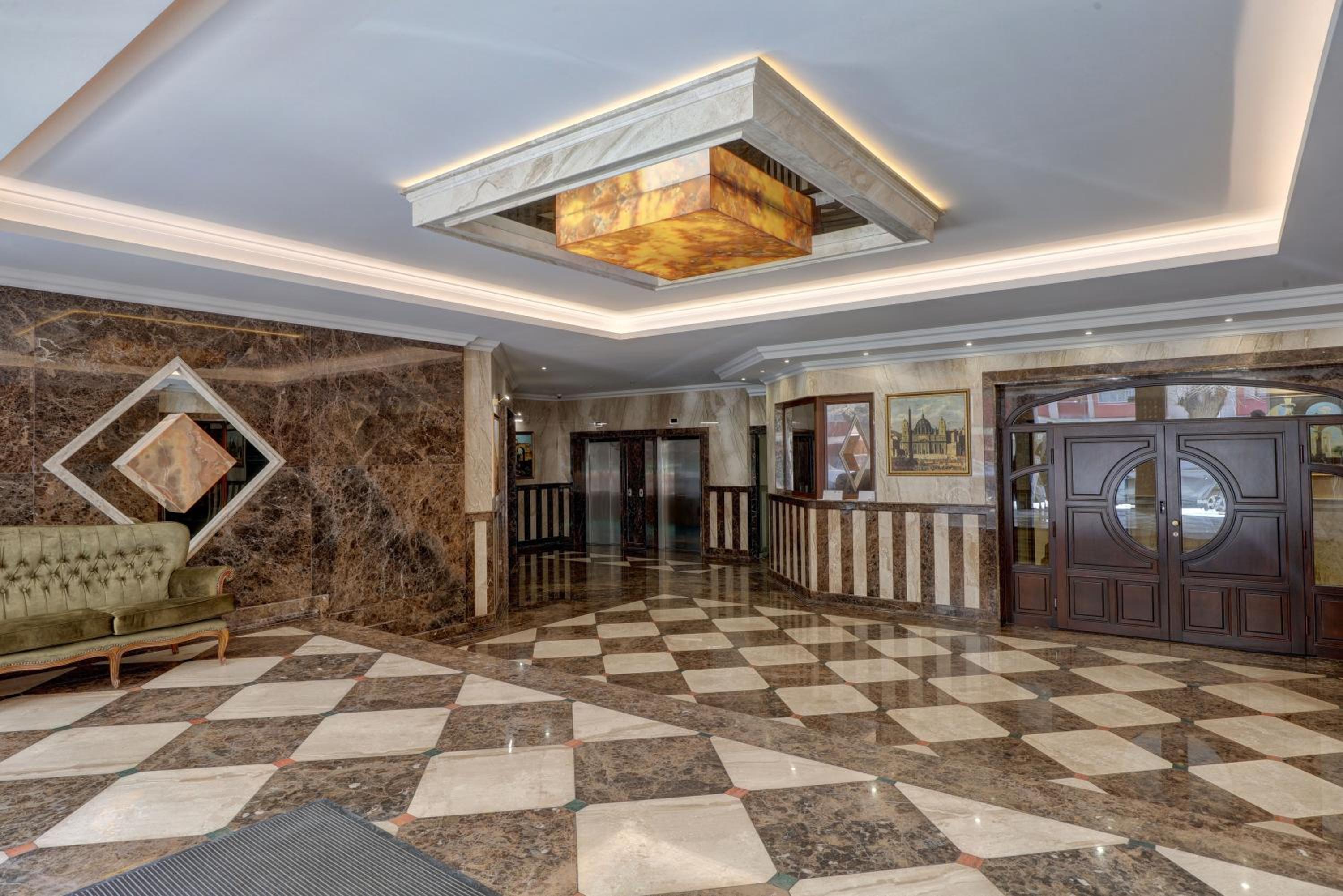 Premium center apartment in Grand Karavel