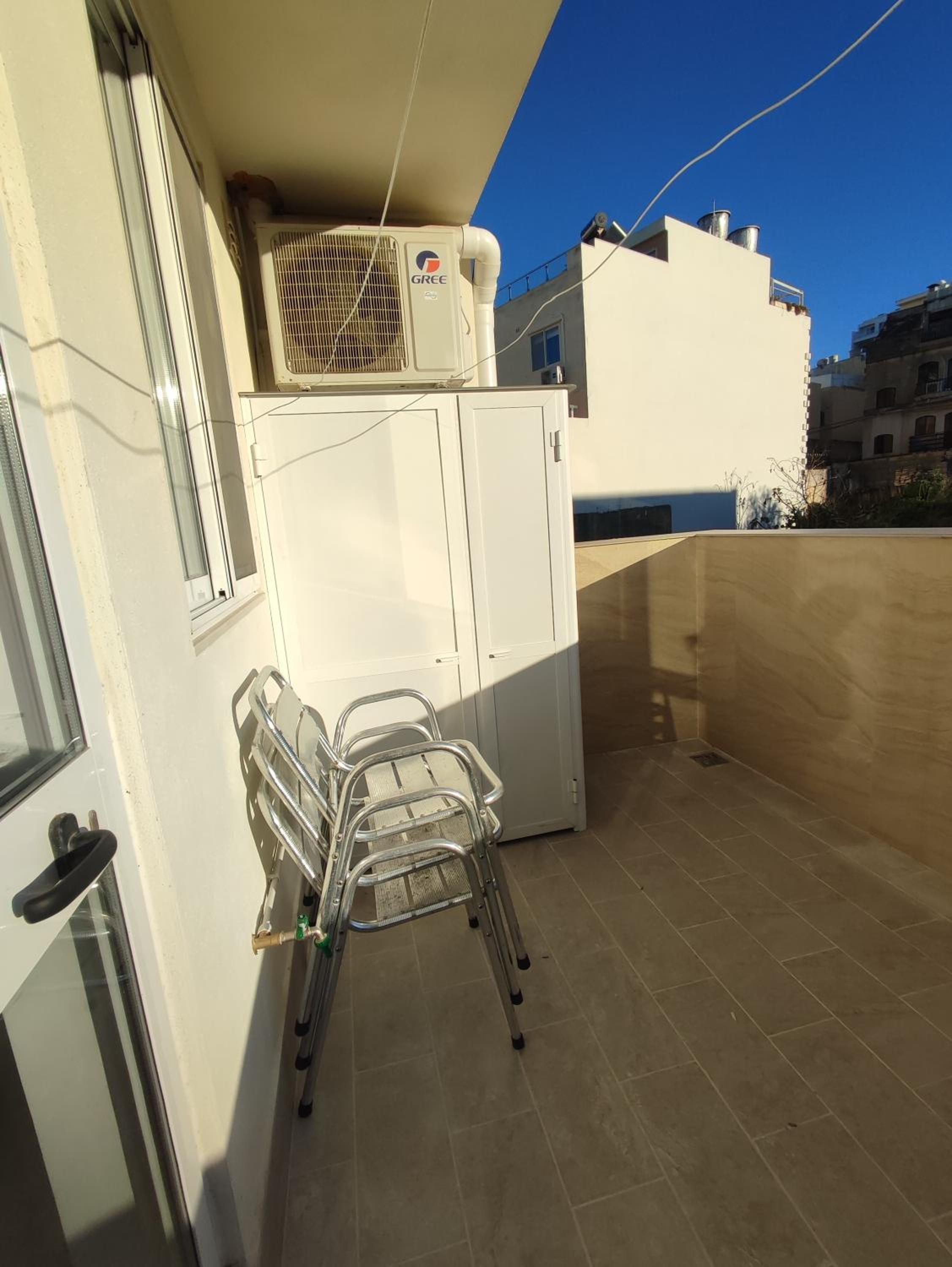 One Bed Room Apartment with terrace view 2