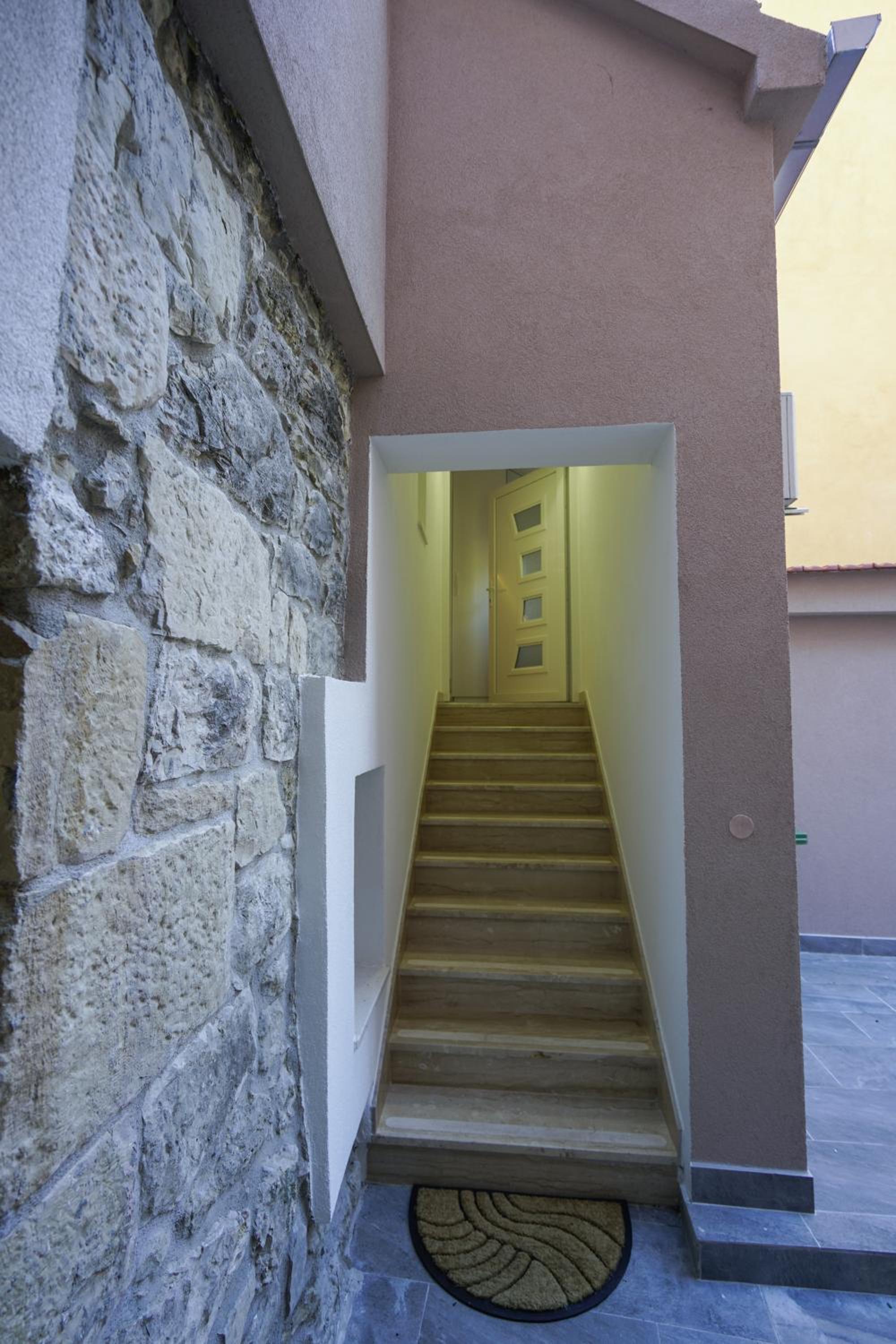 Apartment Ispod ure