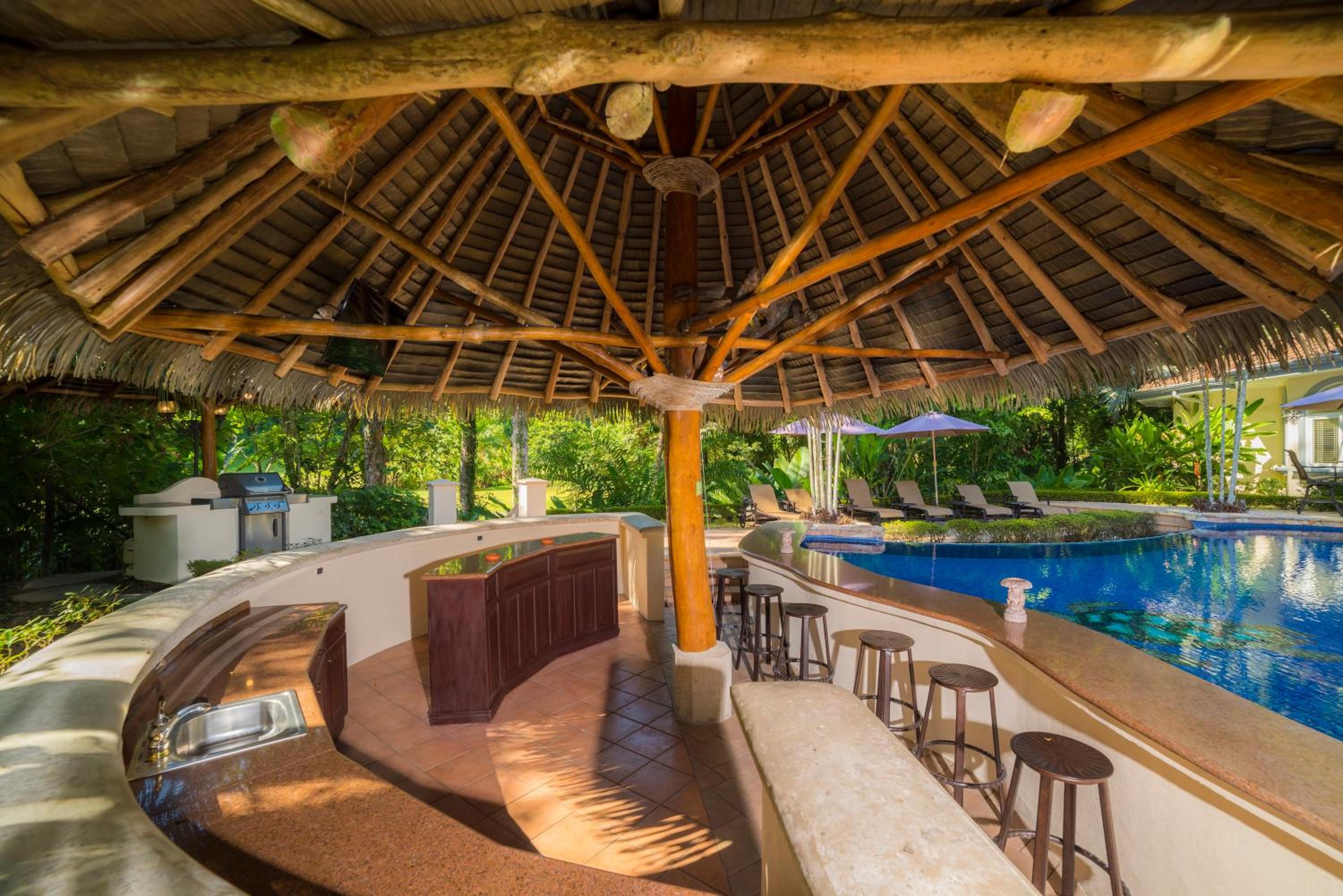 Harmon Estate 6 bdrs private pool in Los Suenos