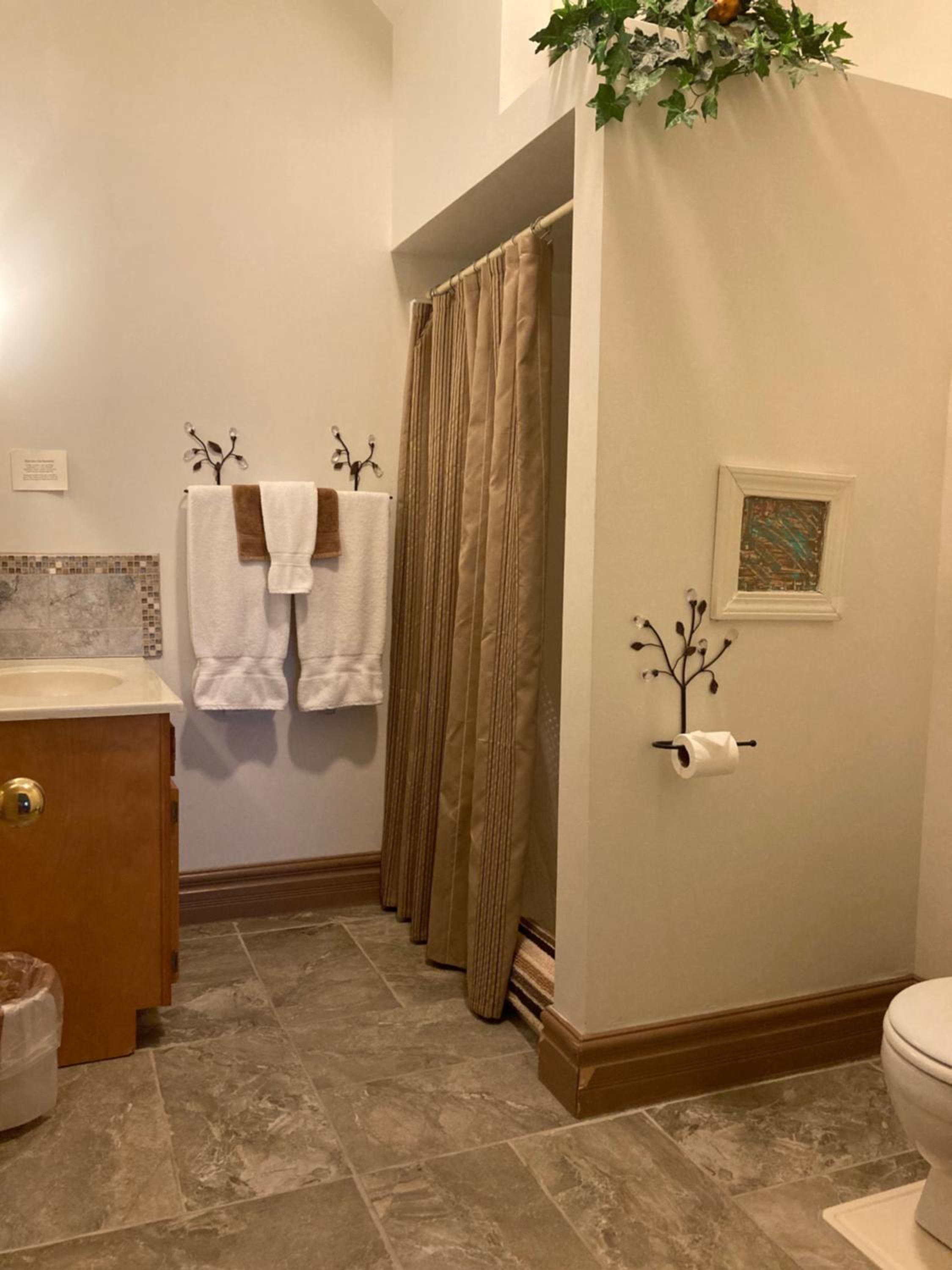 Oak Valley Inn and Suites