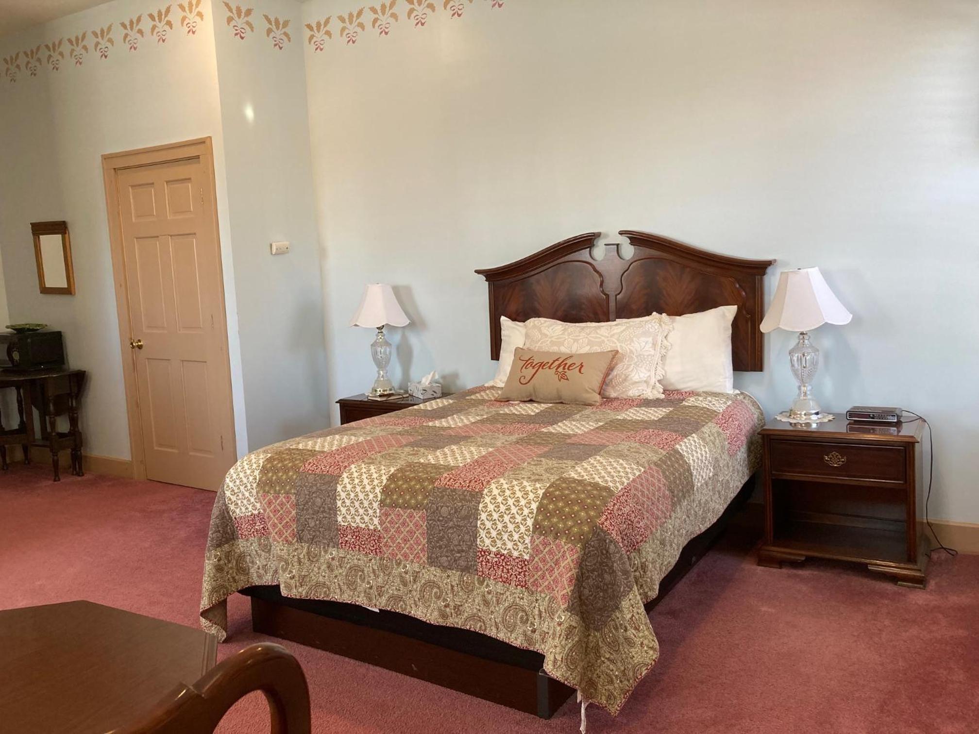 Oak Valley Inn and Suites