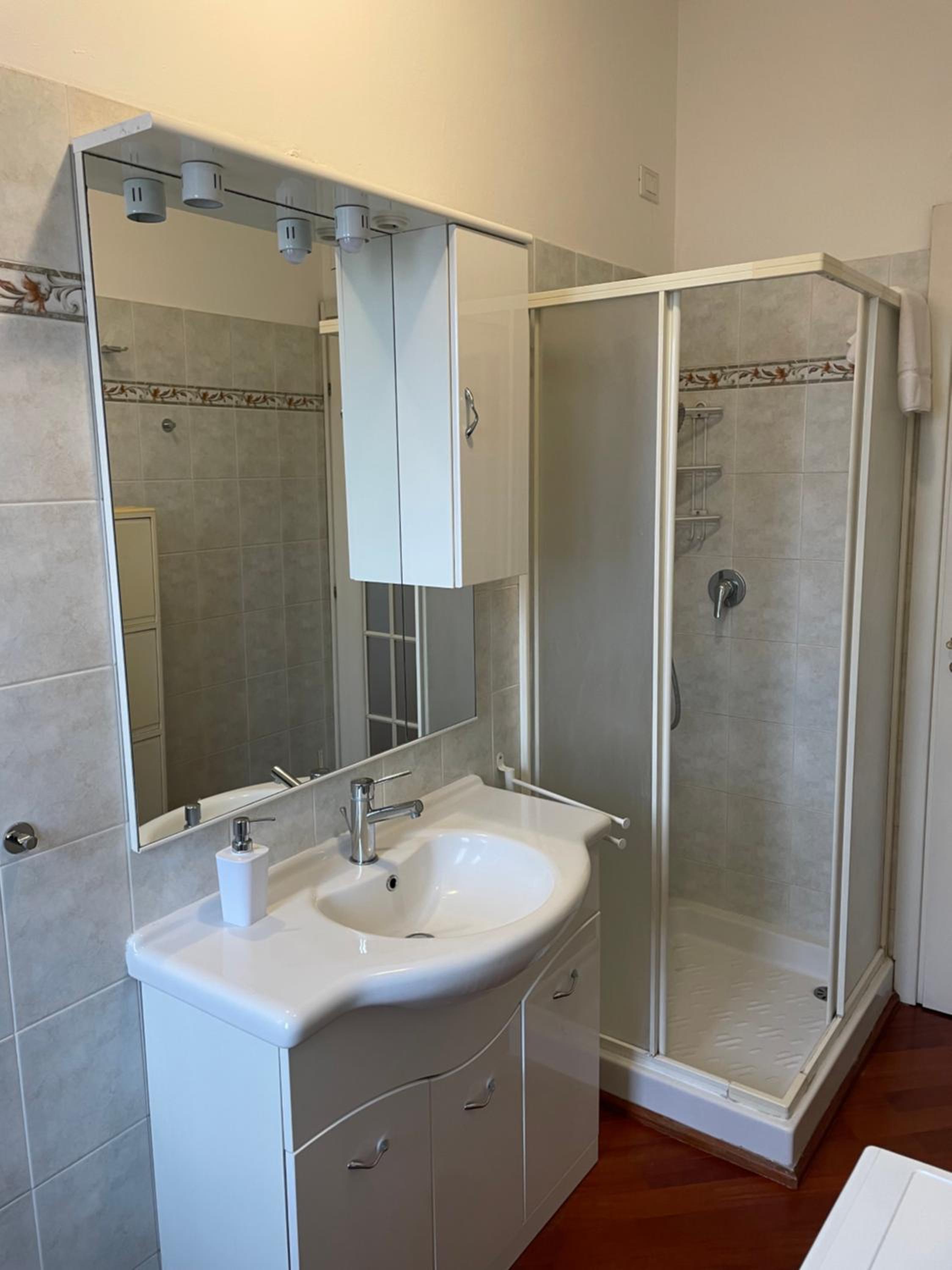 Adriano Metro & Comfort Suites - Affitti Brevi Italia