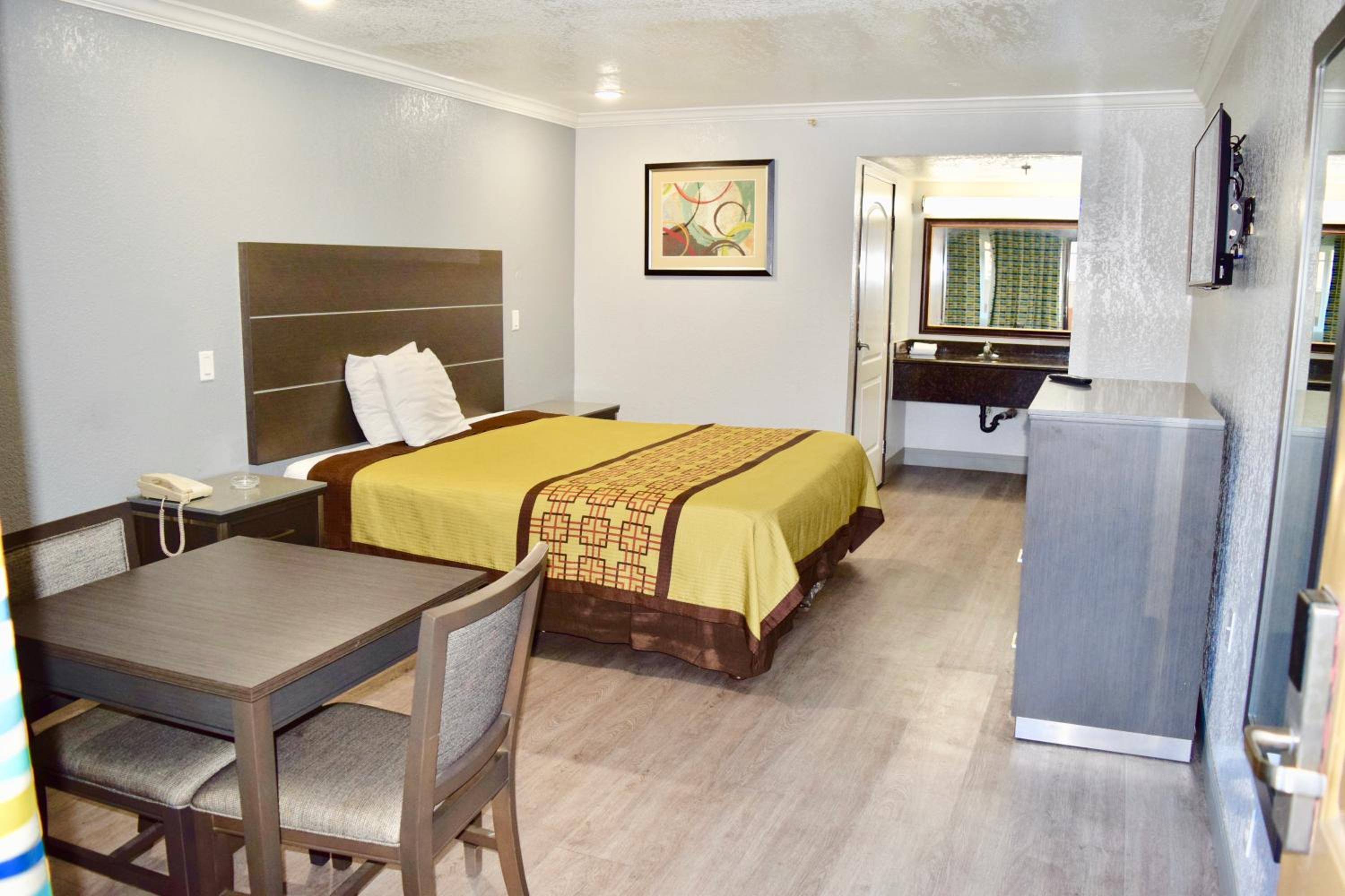 Budget Inn - Property Image 5