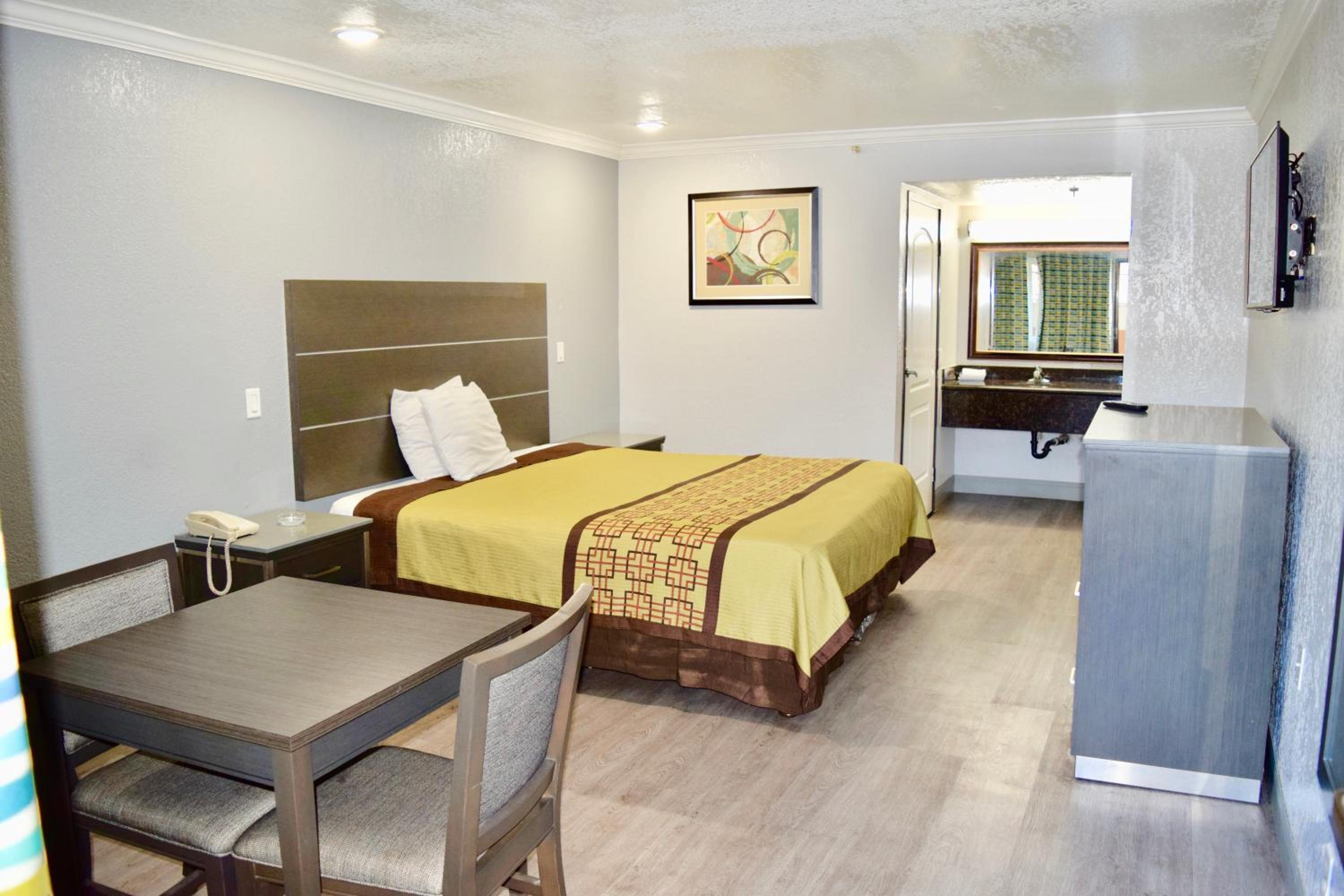Budget Inn - Property Image 6