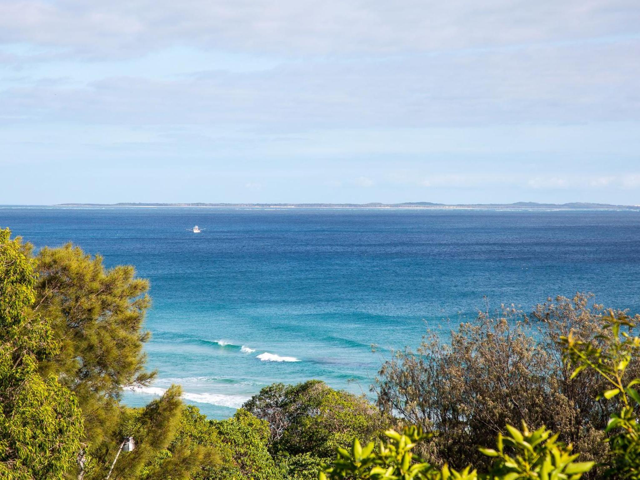 Colours of Cylinder by Discover Stradbroke