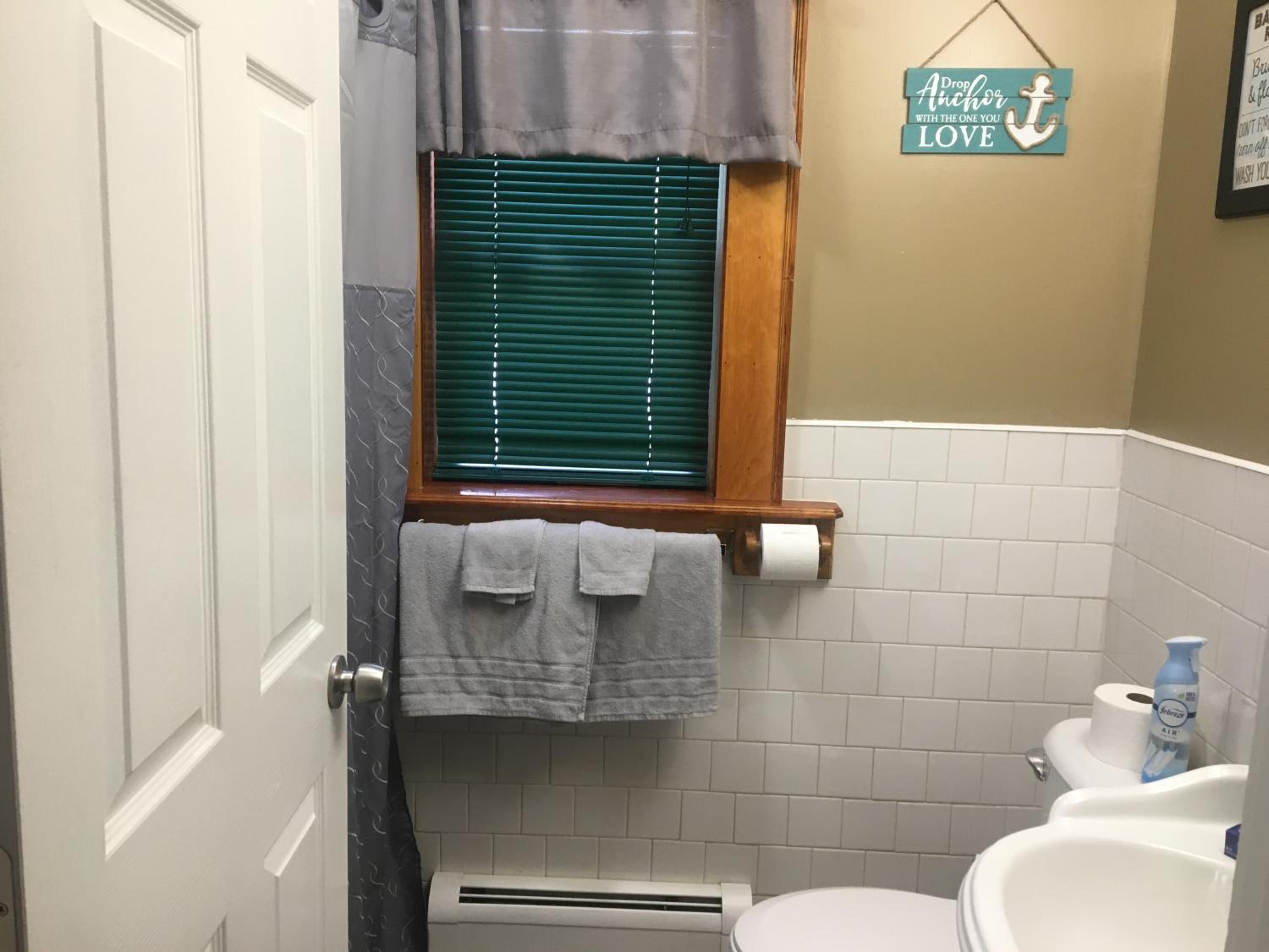Just Like Being at Home- Newly Renovated Unit view 4