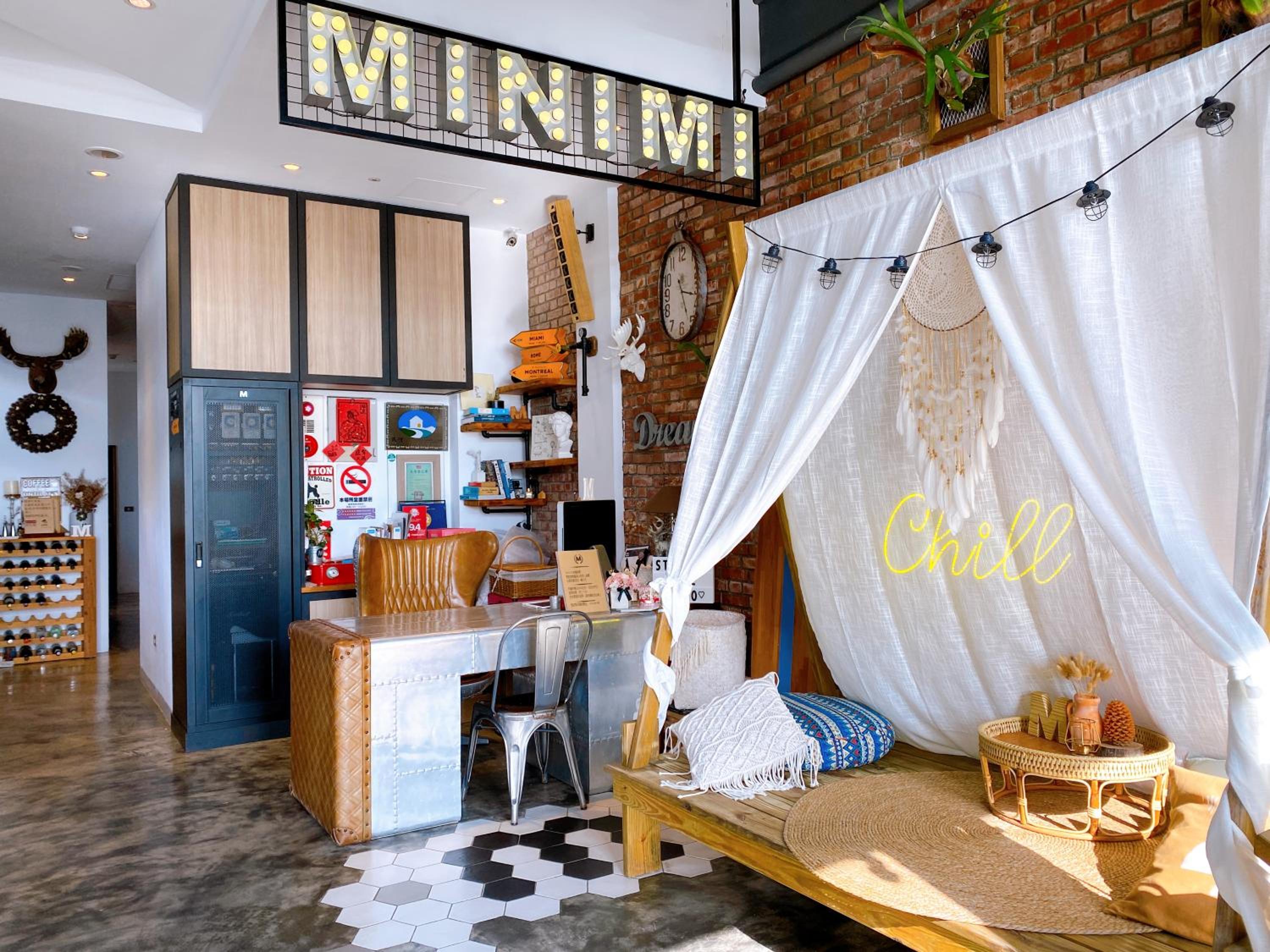 Minimi Inn-Sailrock Beach House