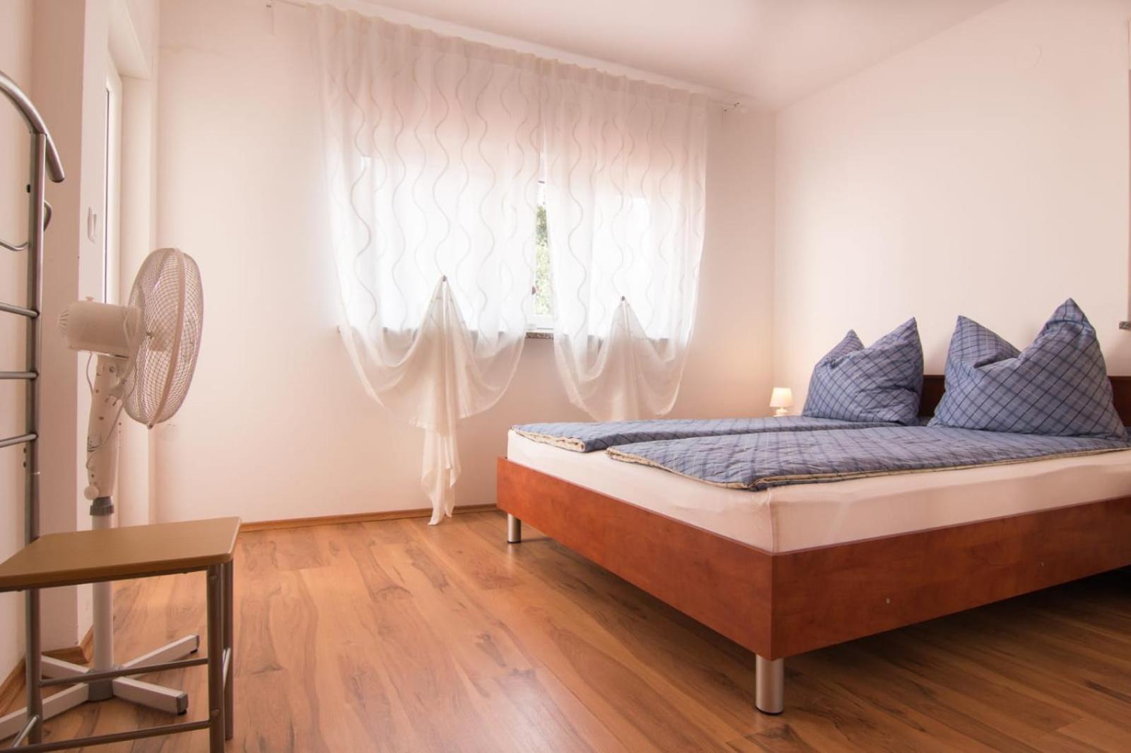 Apartments Jela 2124 view 3