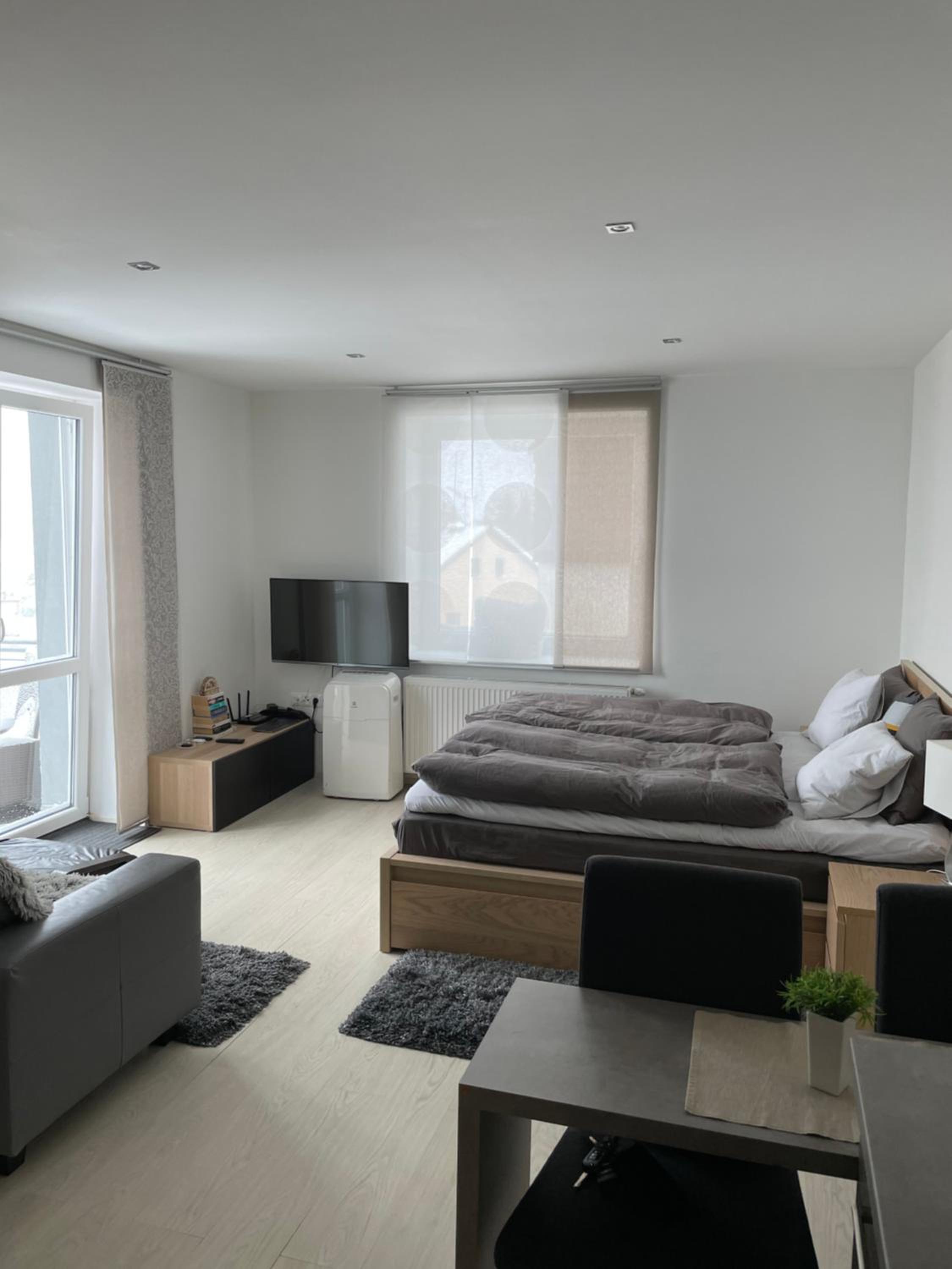Plně vybavený krásný apartmán 1kk s balkonem, výhledem