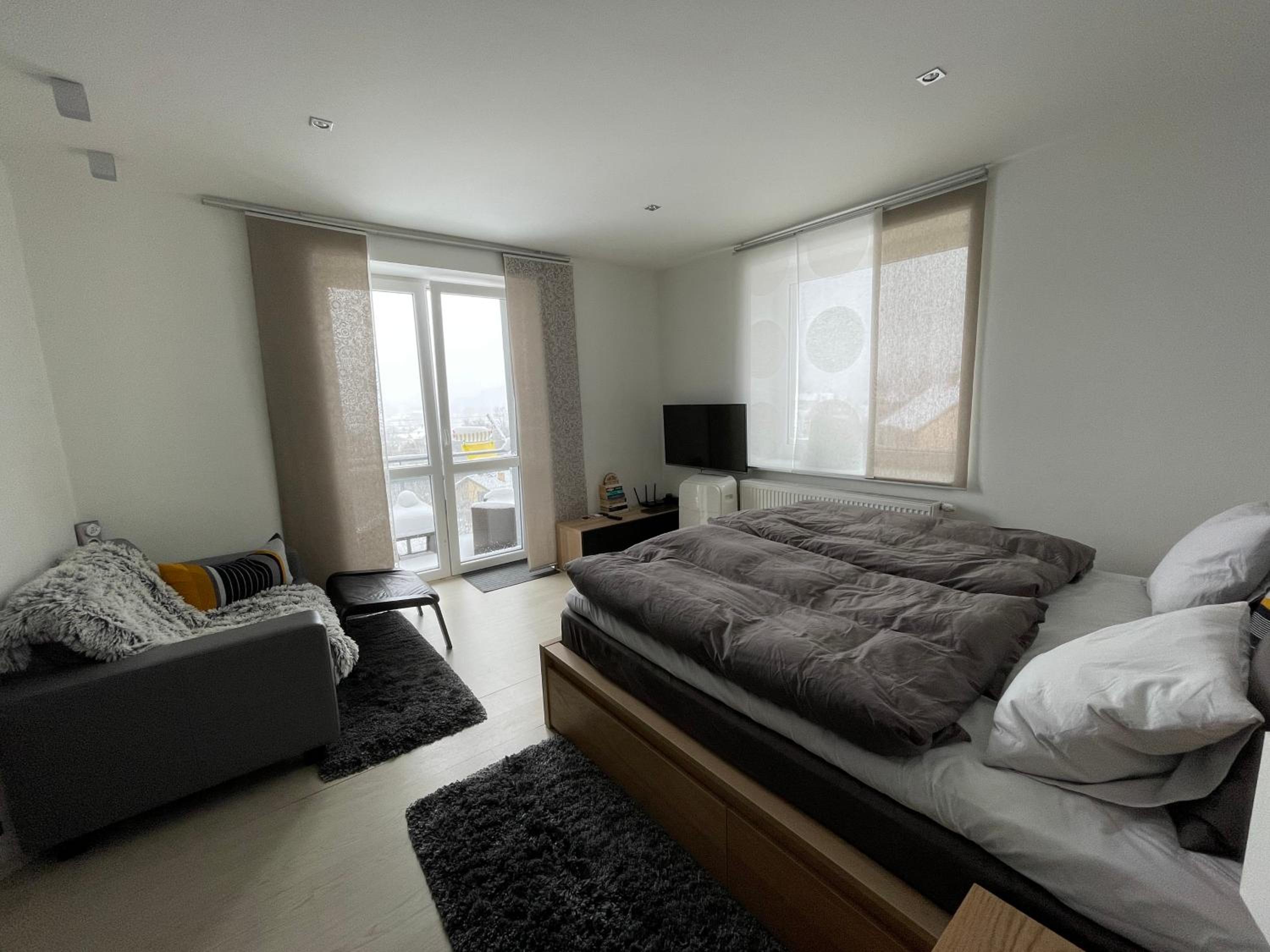 Plně vybavený krásný apartmán 1kk s balkonem, výhledem
