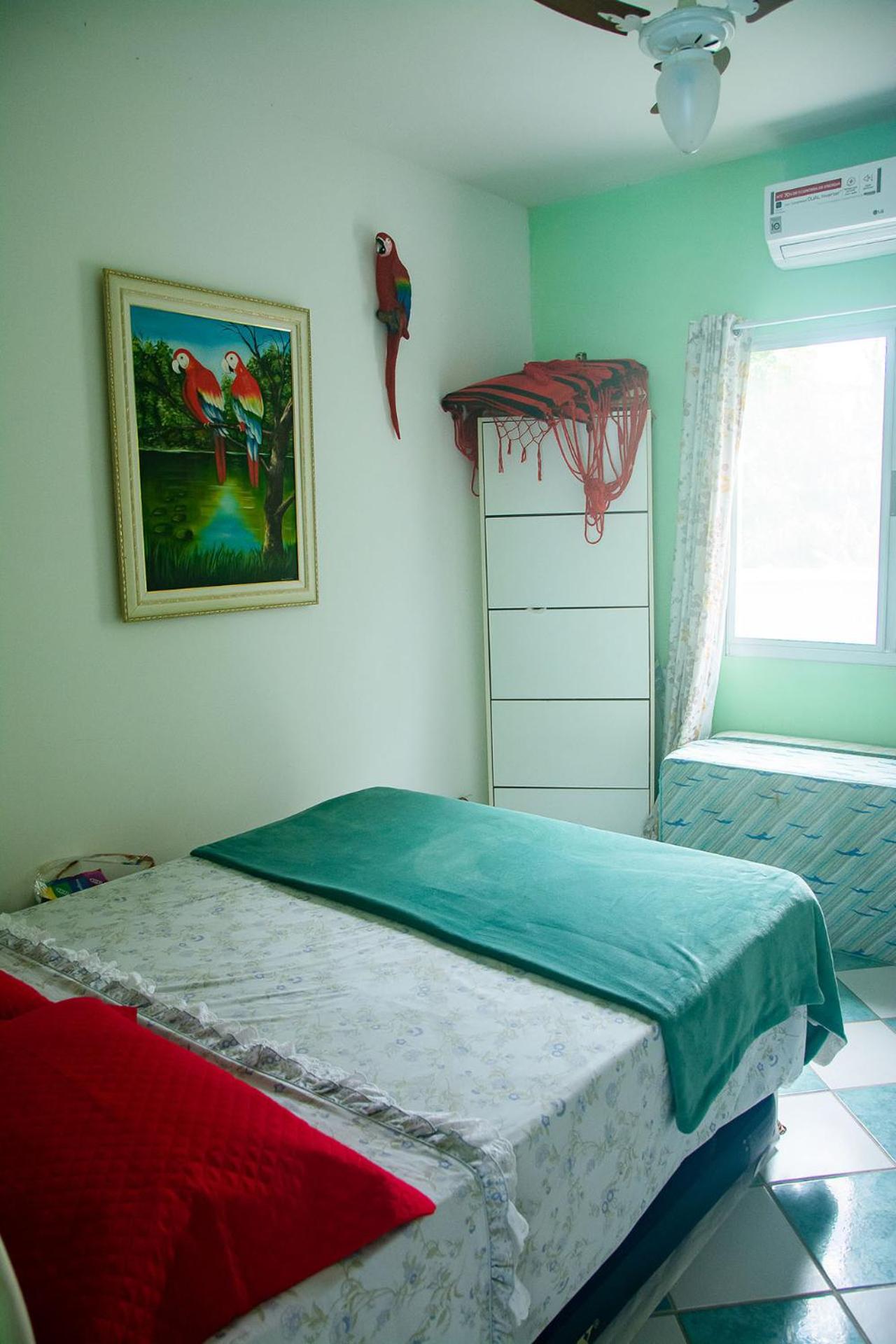 Linda casa com lazer a 500m da praia Guaratuba SP