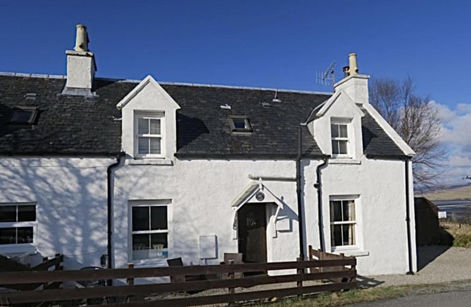 1 Keepers Cottage Skeabost Bridge Isle Of Skye view 2