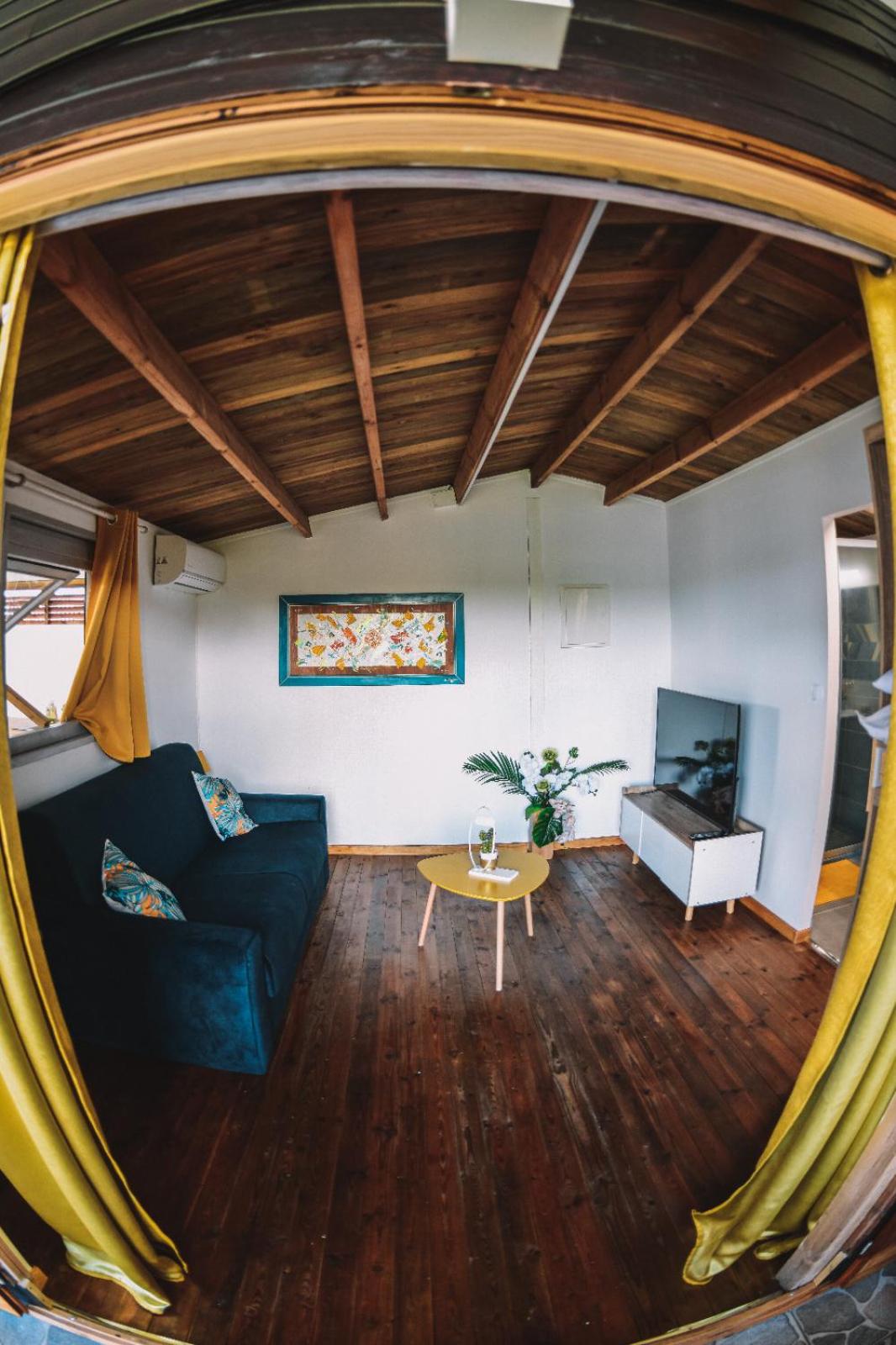 Bungalow de Nola view 2