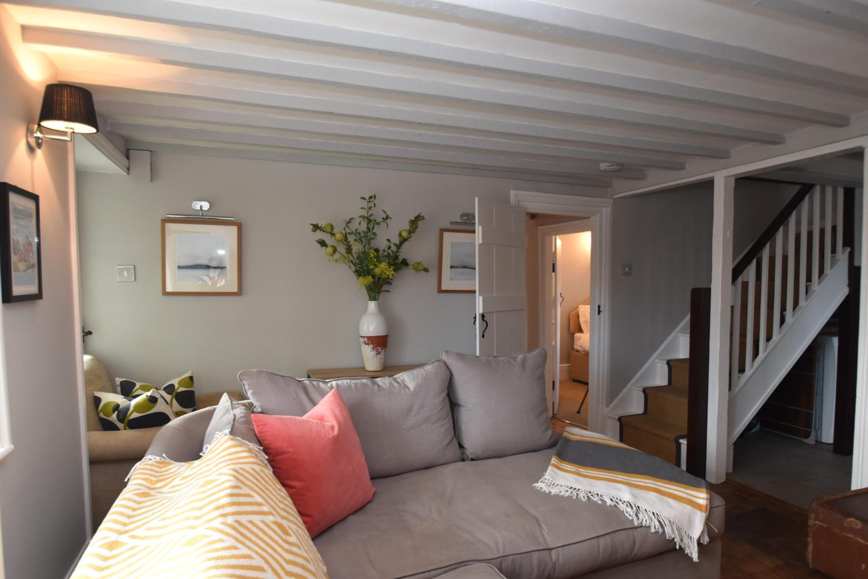 Rose Mullion Cottage view 3