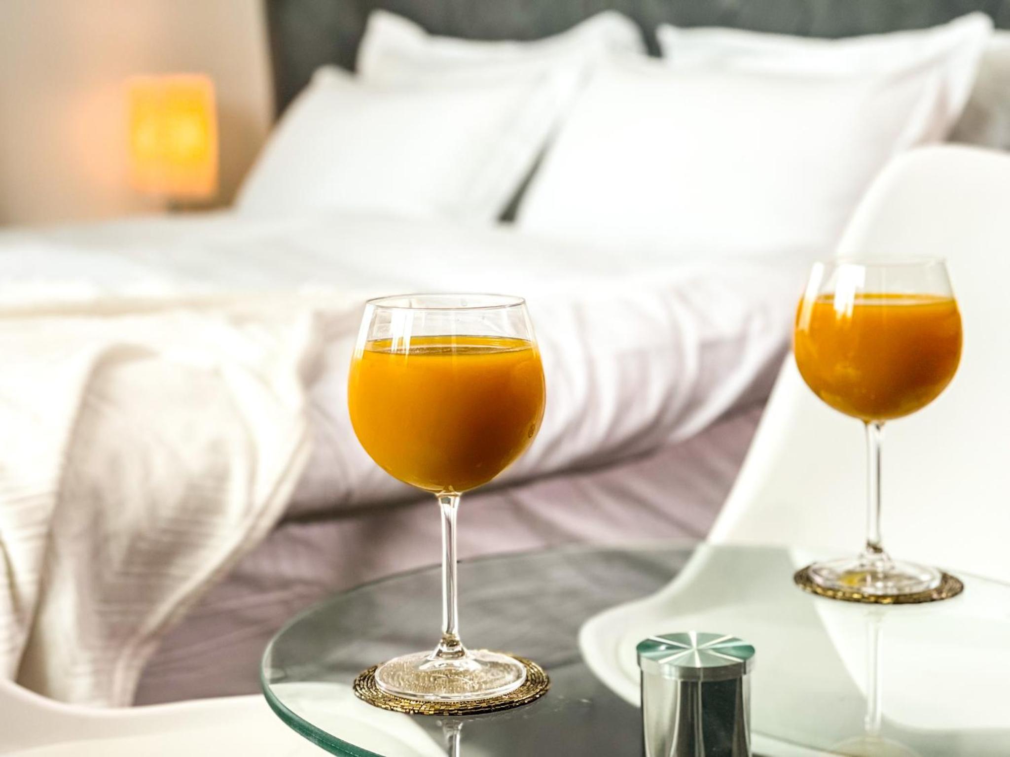 Luxury Room with Marina view close to JBR Beach and Metro with Shared Kitchen