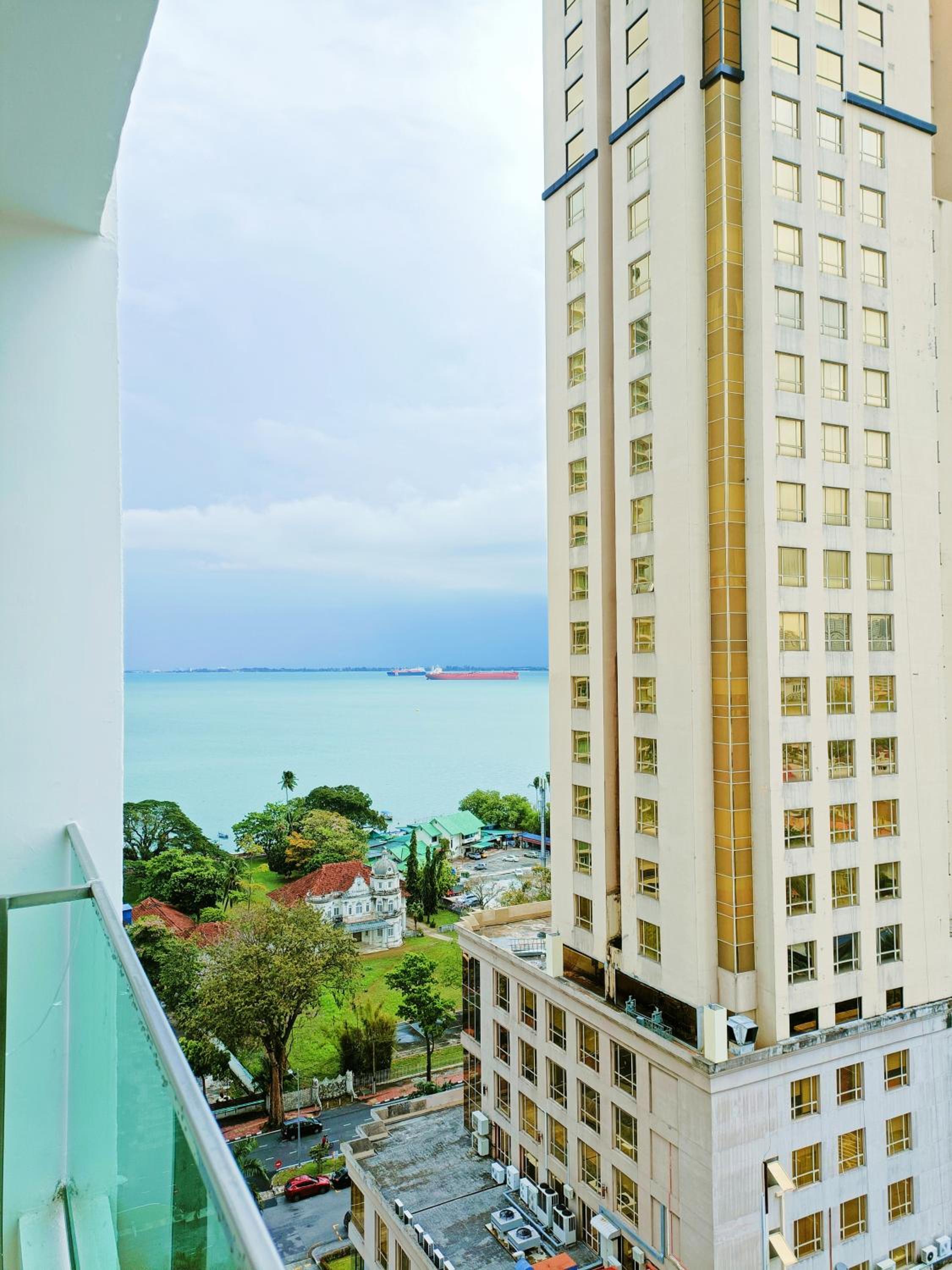 Mansion One Two Bedroom Seaview 7 Pax photo 1
