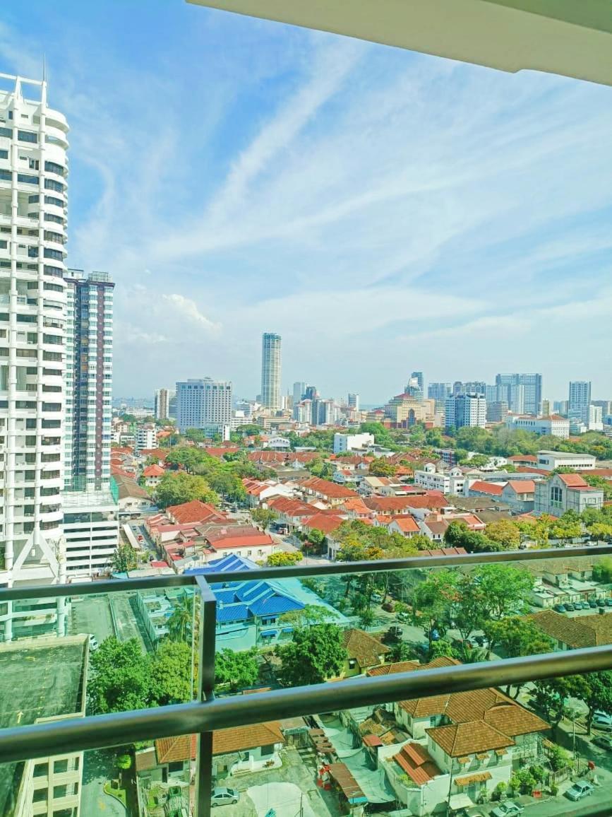 Mansion One Two Bedroom Seaview 7 Pax photo 8