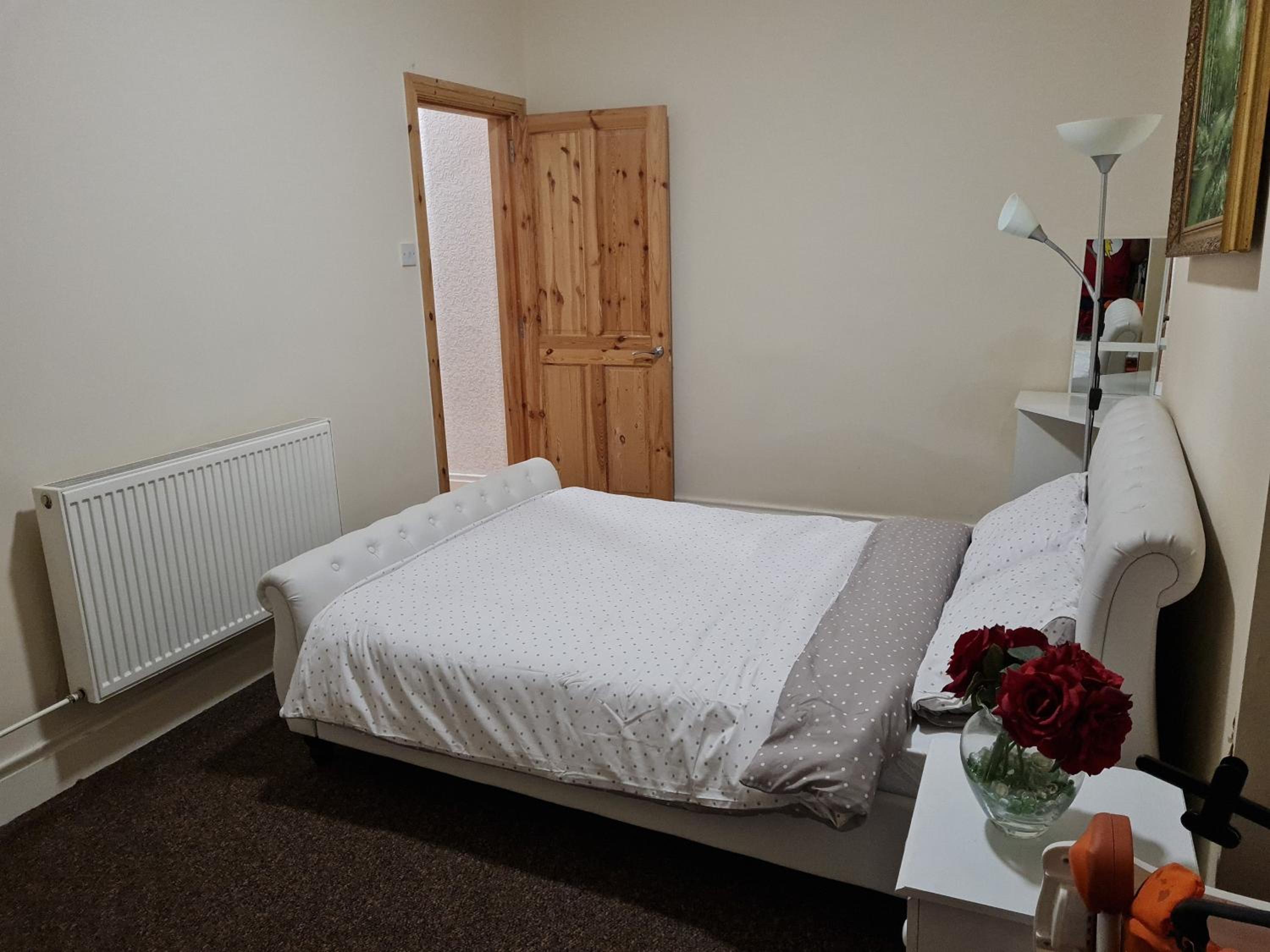 Cheerful 4-bedroom holiday home close to the Sea view 5