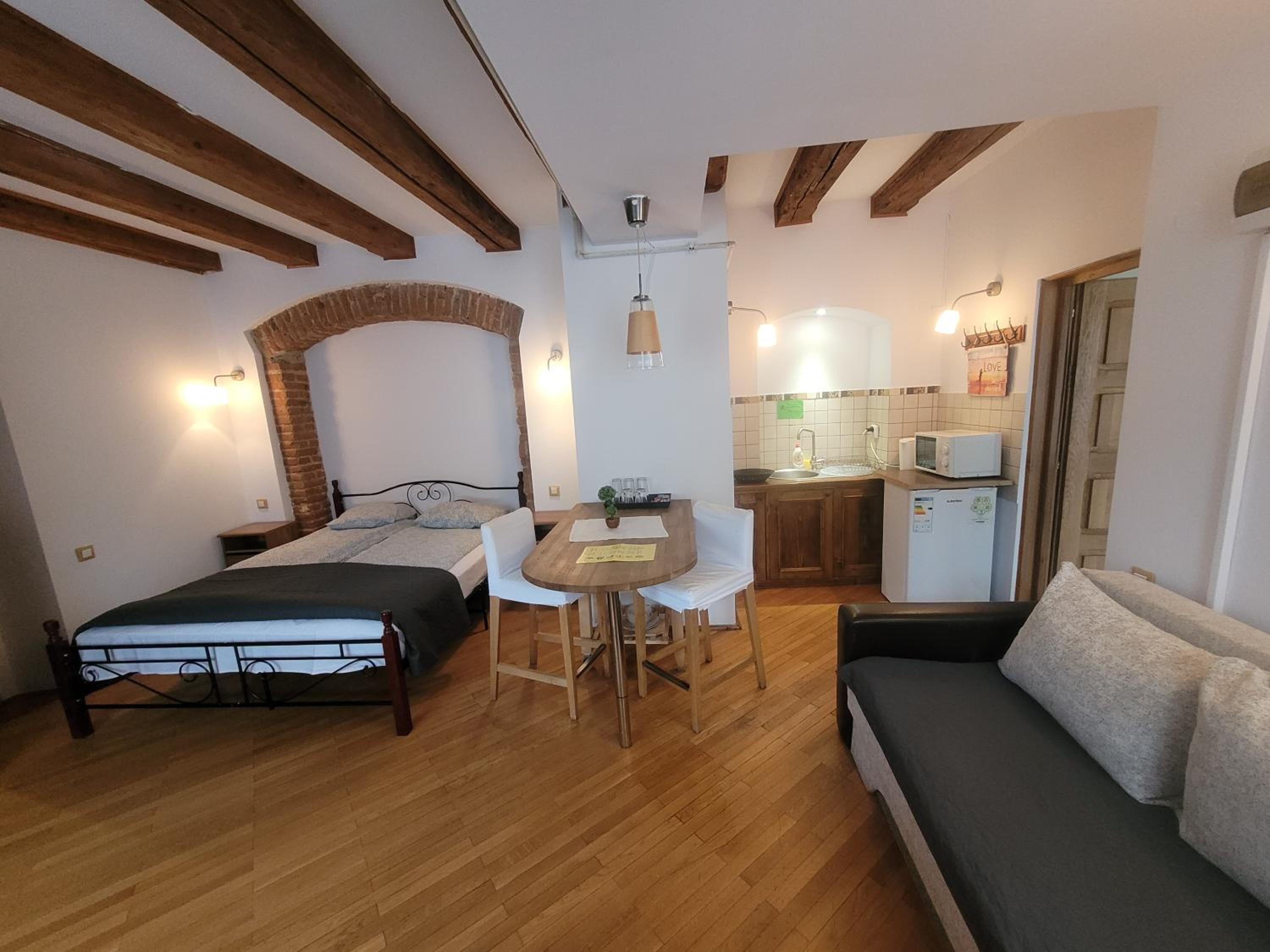 Main Square Apartments & More