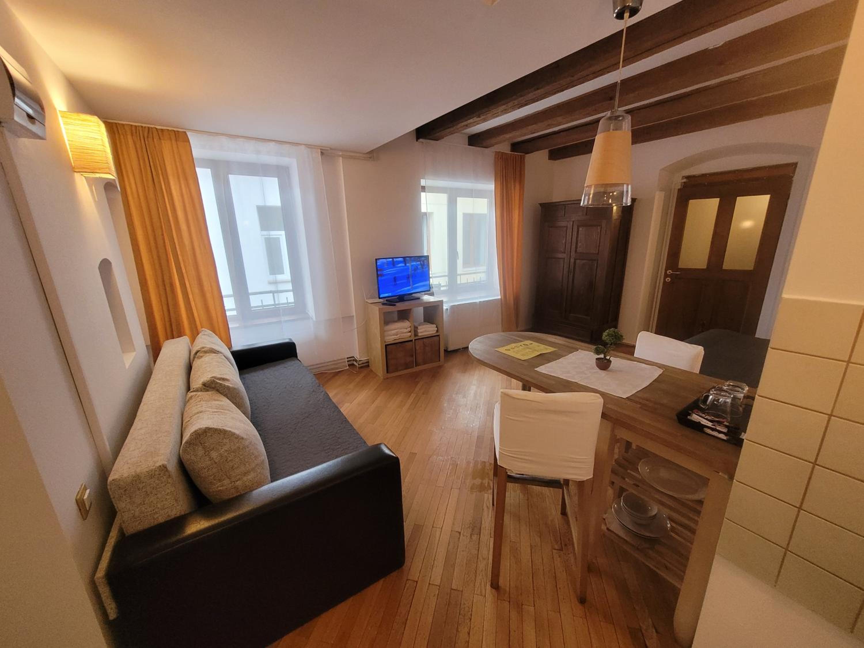 Main Square Apartments & More