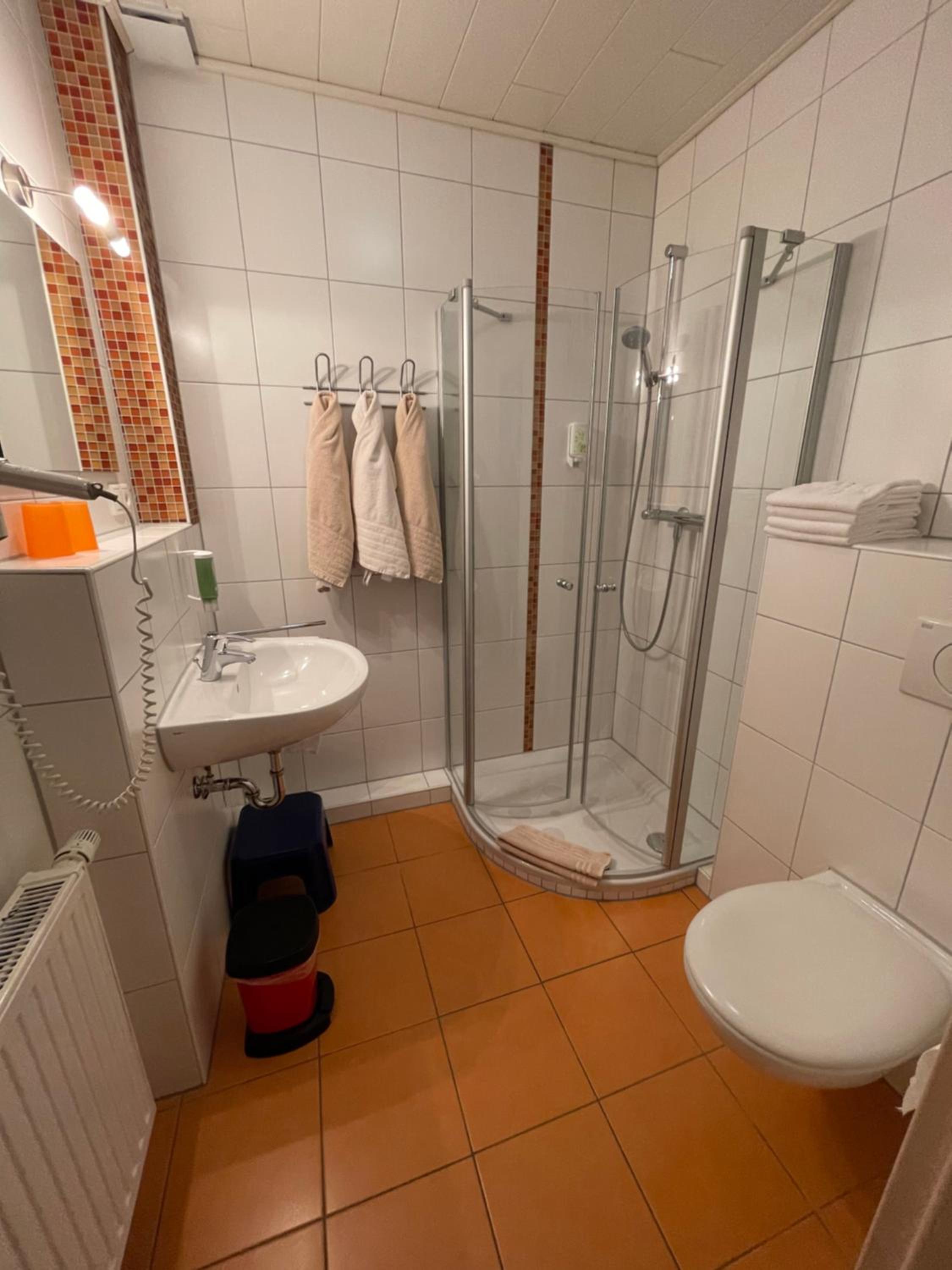 Gästehaus Durst en Rust — bathroom