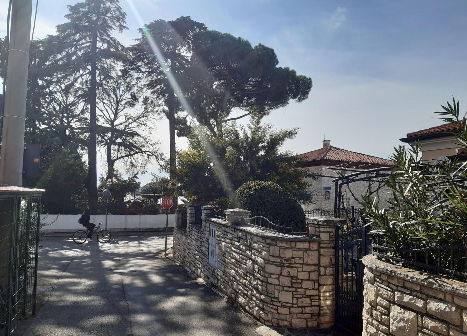 Apartments house Villa Teuta close to the sea