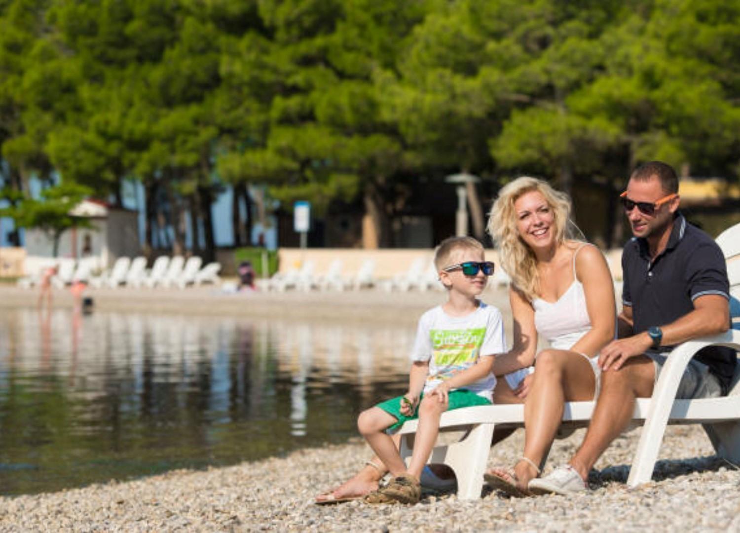 Apartments house Villa Teuta close to the sea