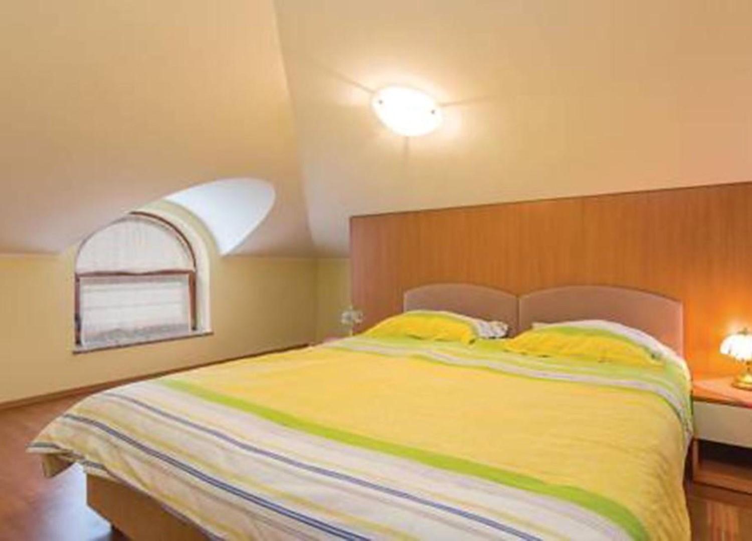 Apartments house Villa Teuta close to the sea