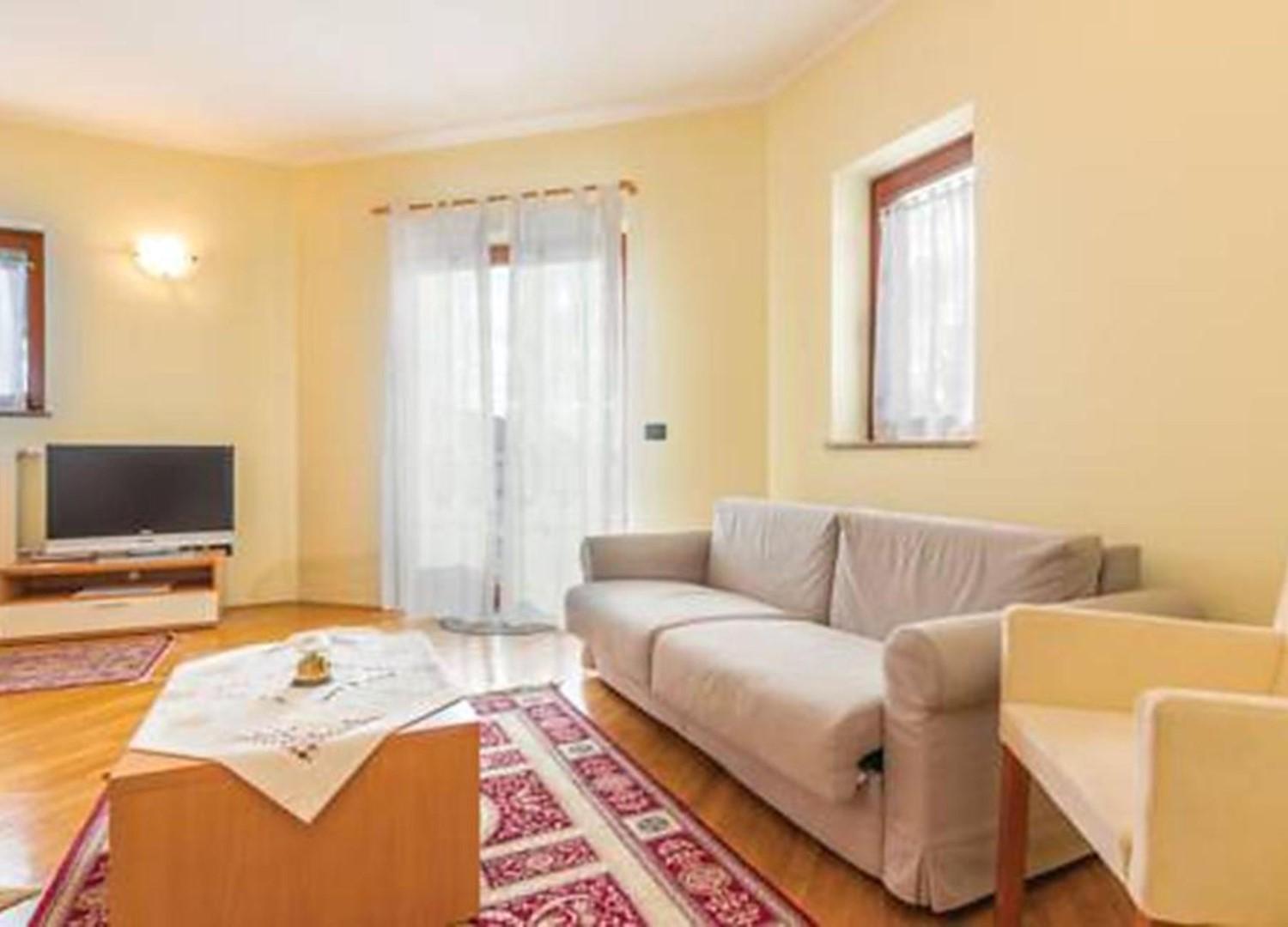 Apartments house Villa Teuta close to the sea