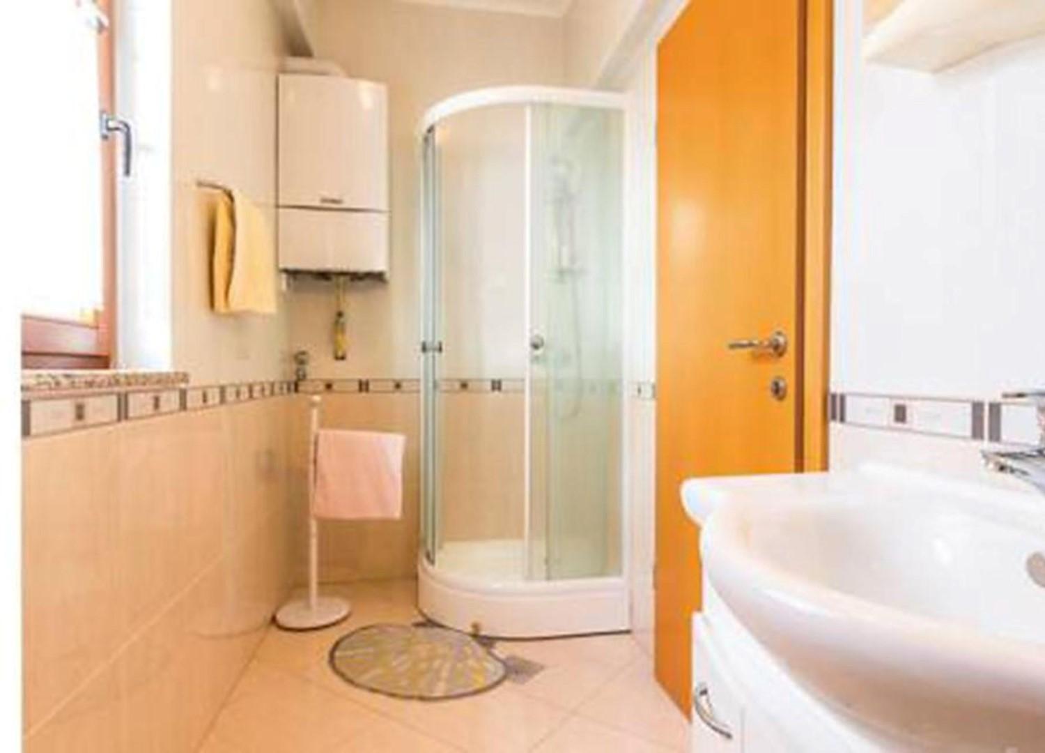 Apartments house Villa Teuta close to the sea