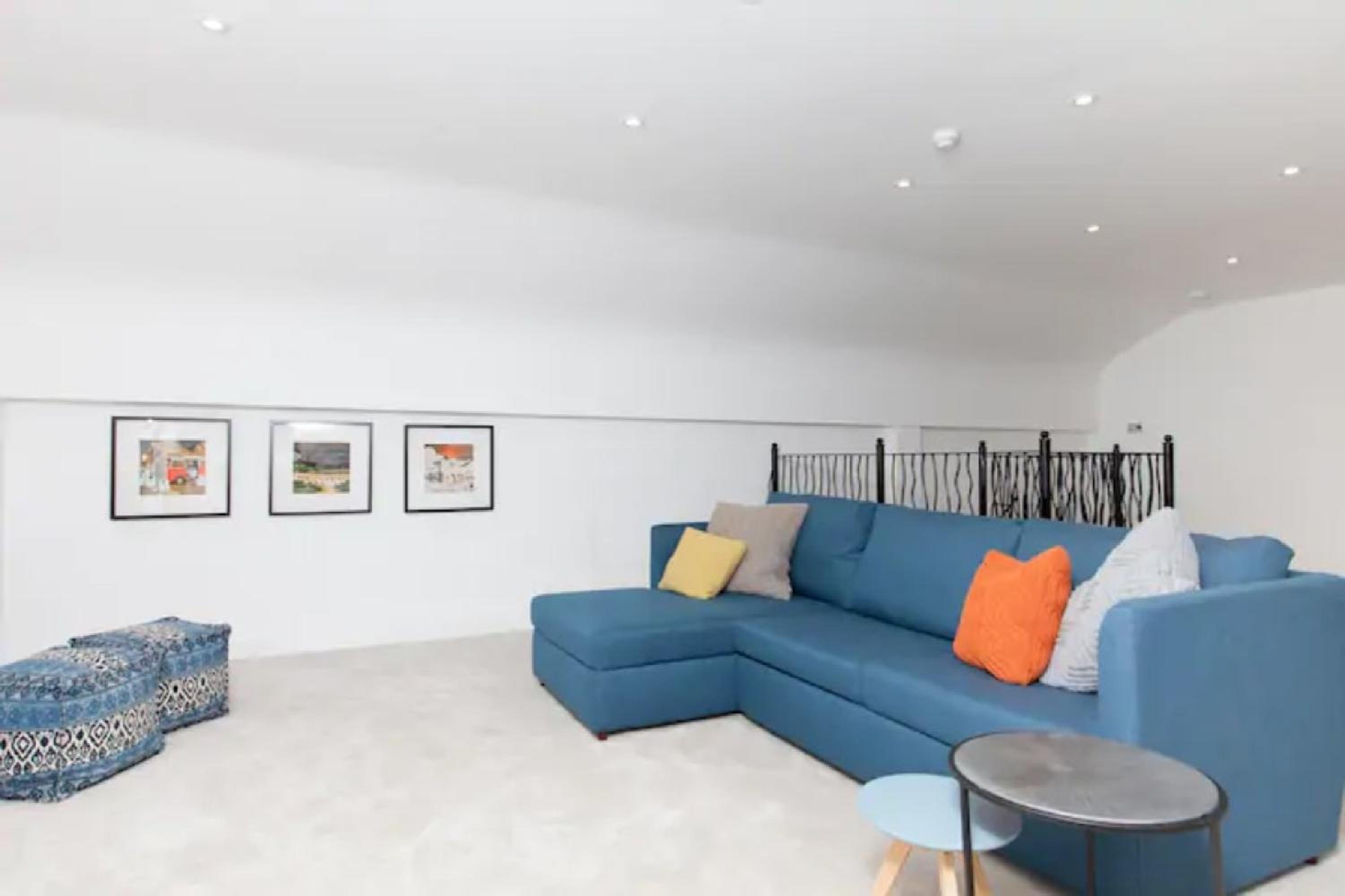 Edinburgh Deluxe Duplex with Garage view 4
