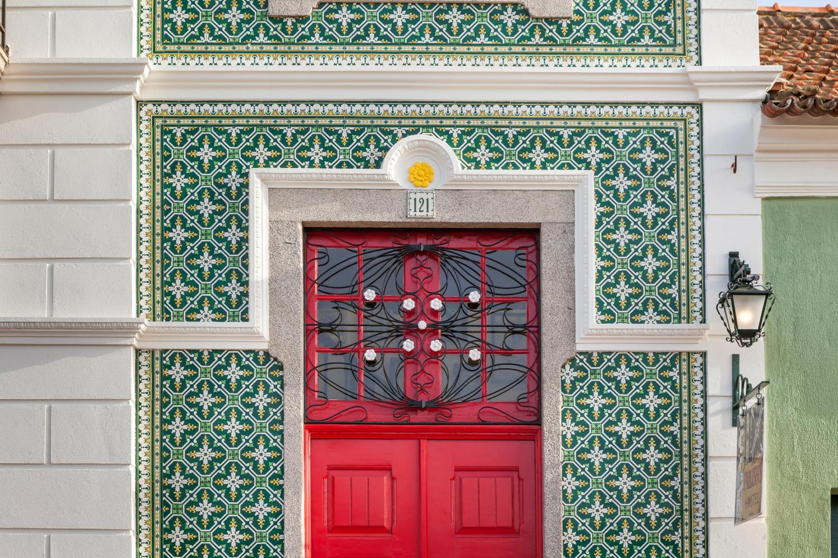 Vintage Balcony Guesthouse & Suites view 2