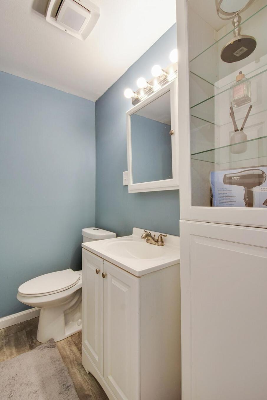 Hillyer Manor - Comfy Townhouse In Great Location! Pet Friendly!! townhouse view 5