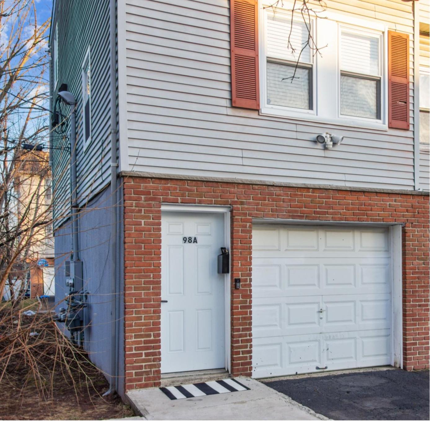 Hillyer Manor - Comfy Townhouse In Great Location! Pet Friendly!! townhouse view 3