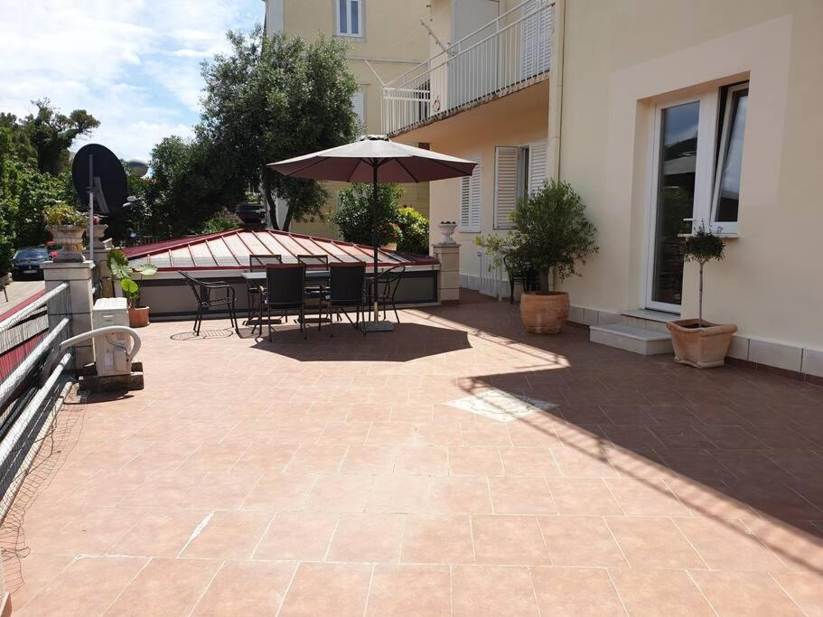 Apartment Kate, 3 - Bedroom (4+2), Large Terrace