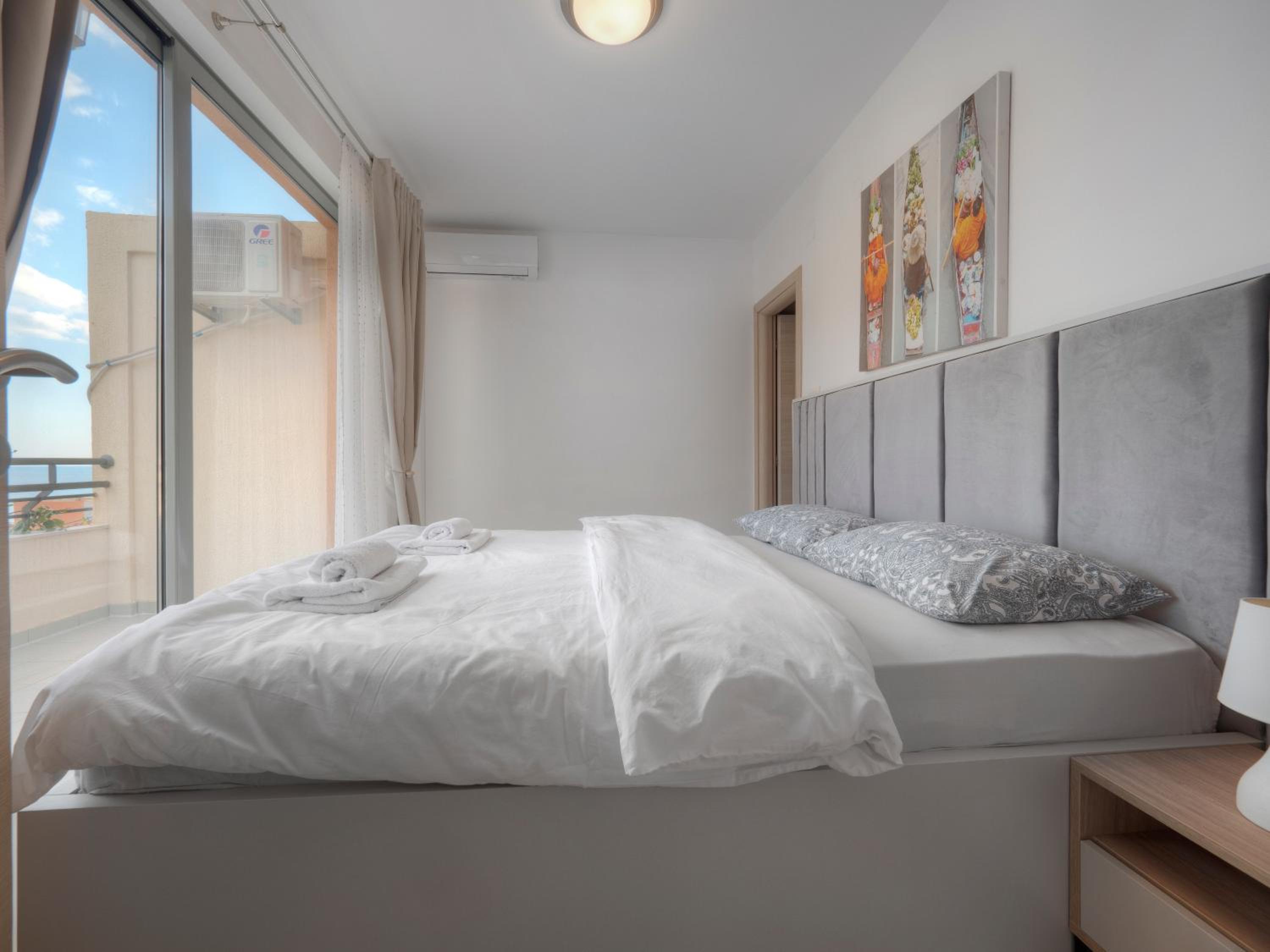 Sea view Two bedroom Family Apartment with pool - Sunset Ivanovići view 5