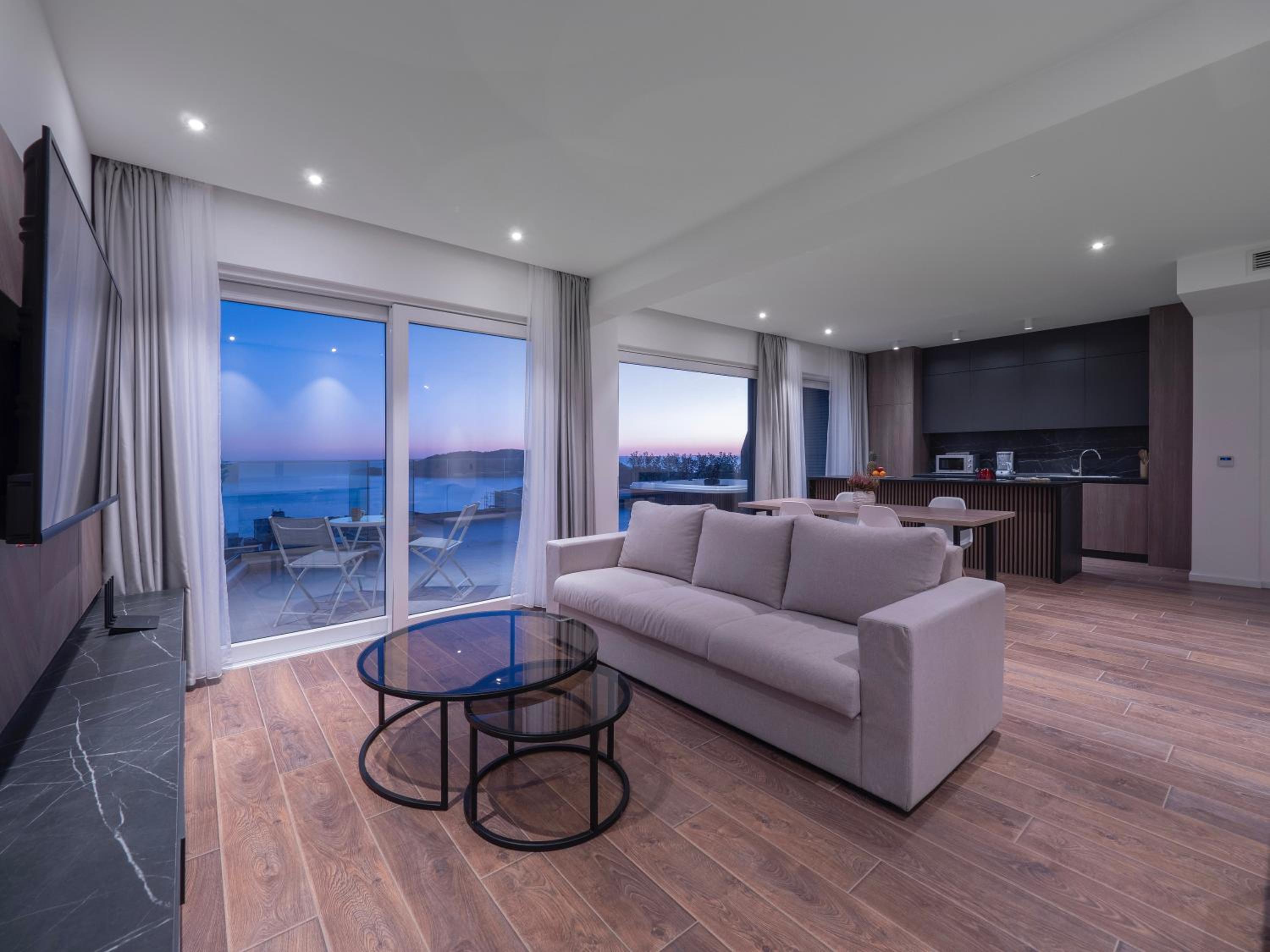 Hotel Horizon Two Bedroom Penthouse With Hot Tub