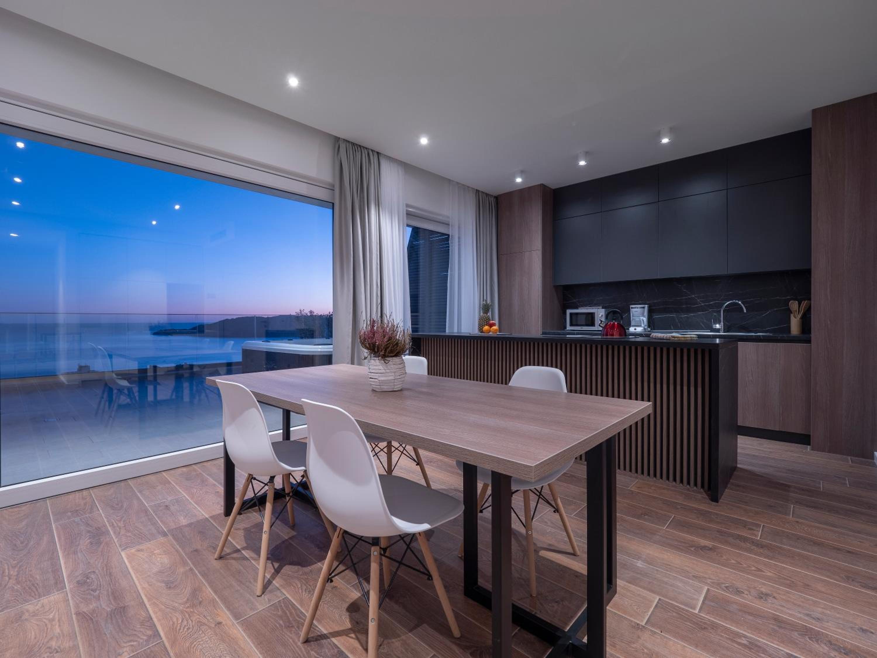 Horizon Two bedroom Penthouse with Hot tub view 4