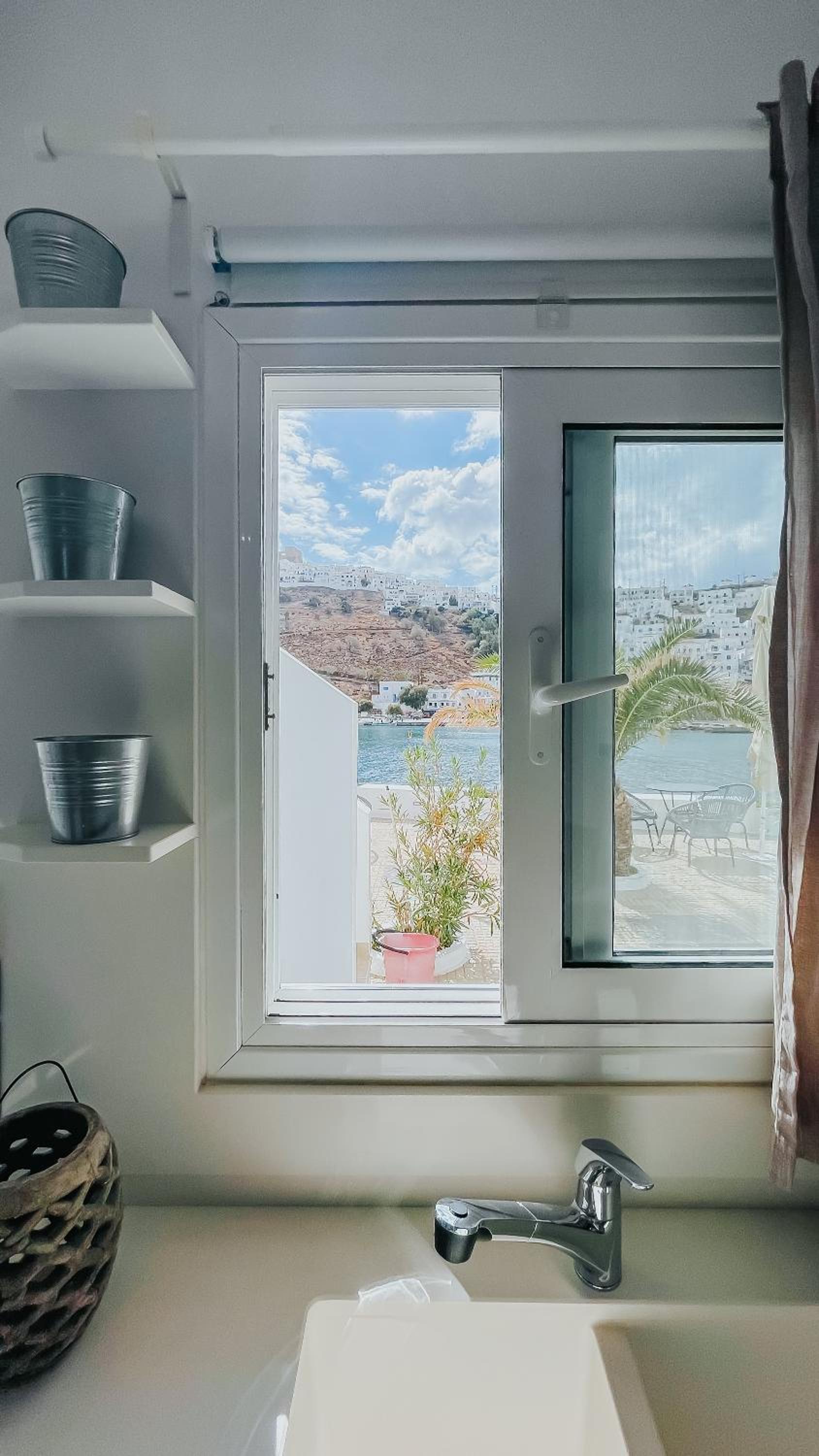 Vithos Seaside Aparthotel