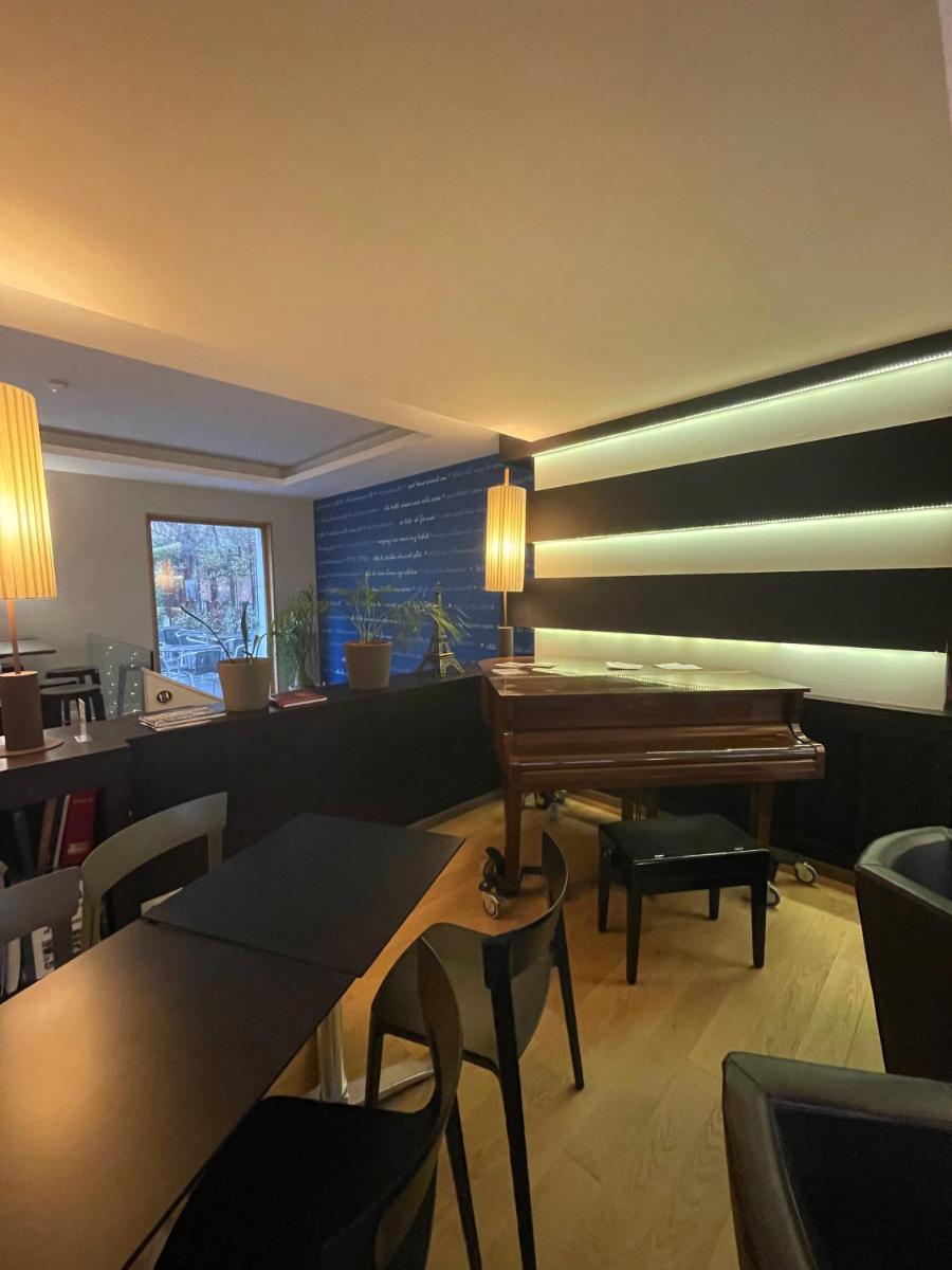 Adveniat Paris