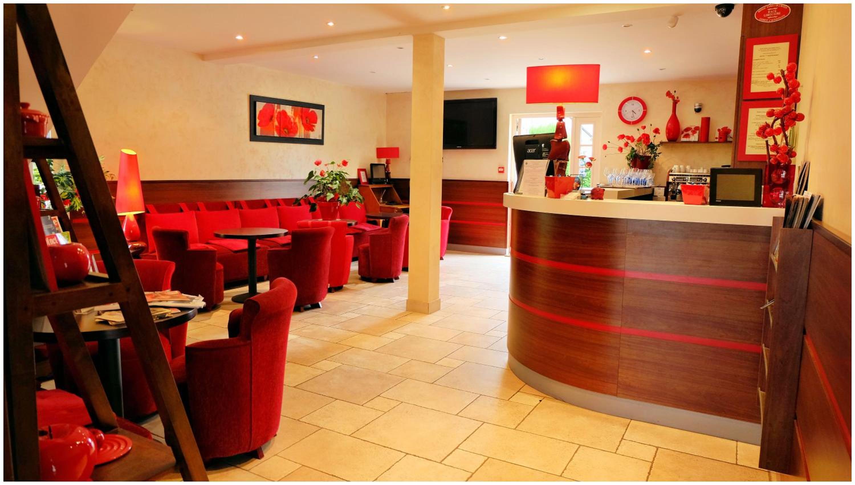 Lobby & Reception