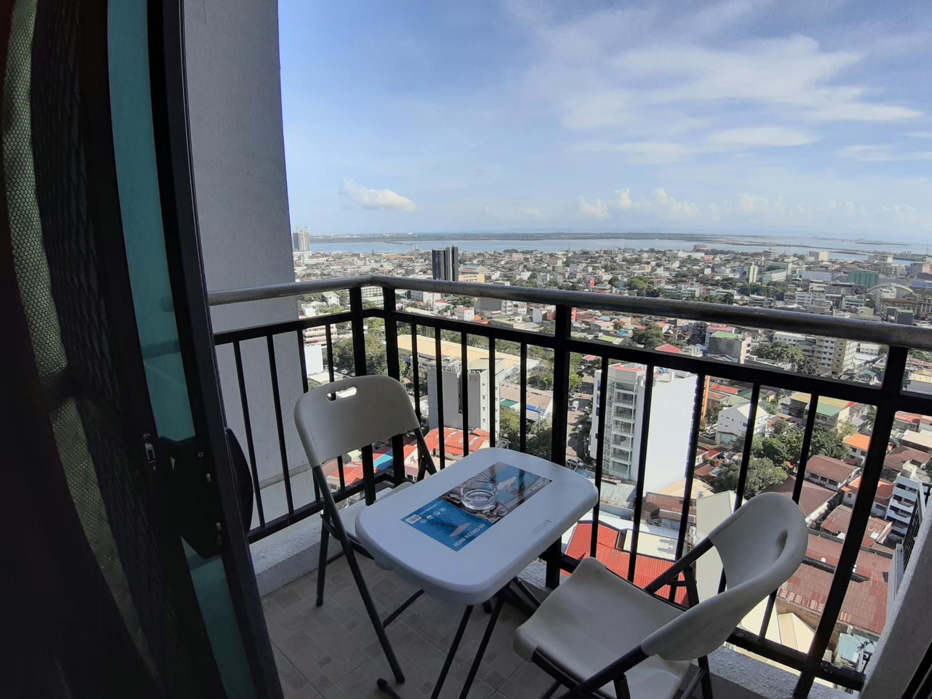 Cebu City Suites Ramos Tower by P&J