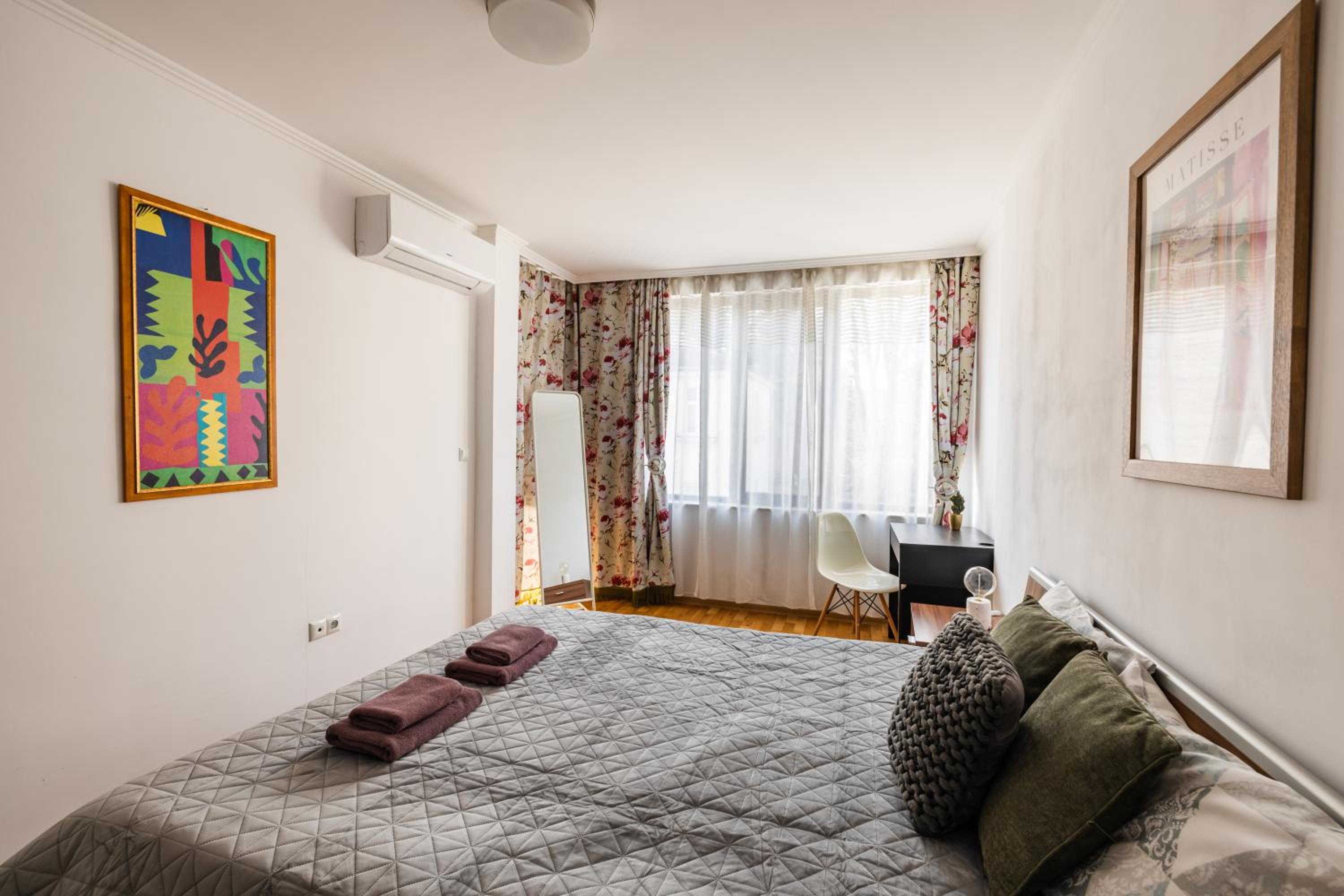 Matisse Hotflat